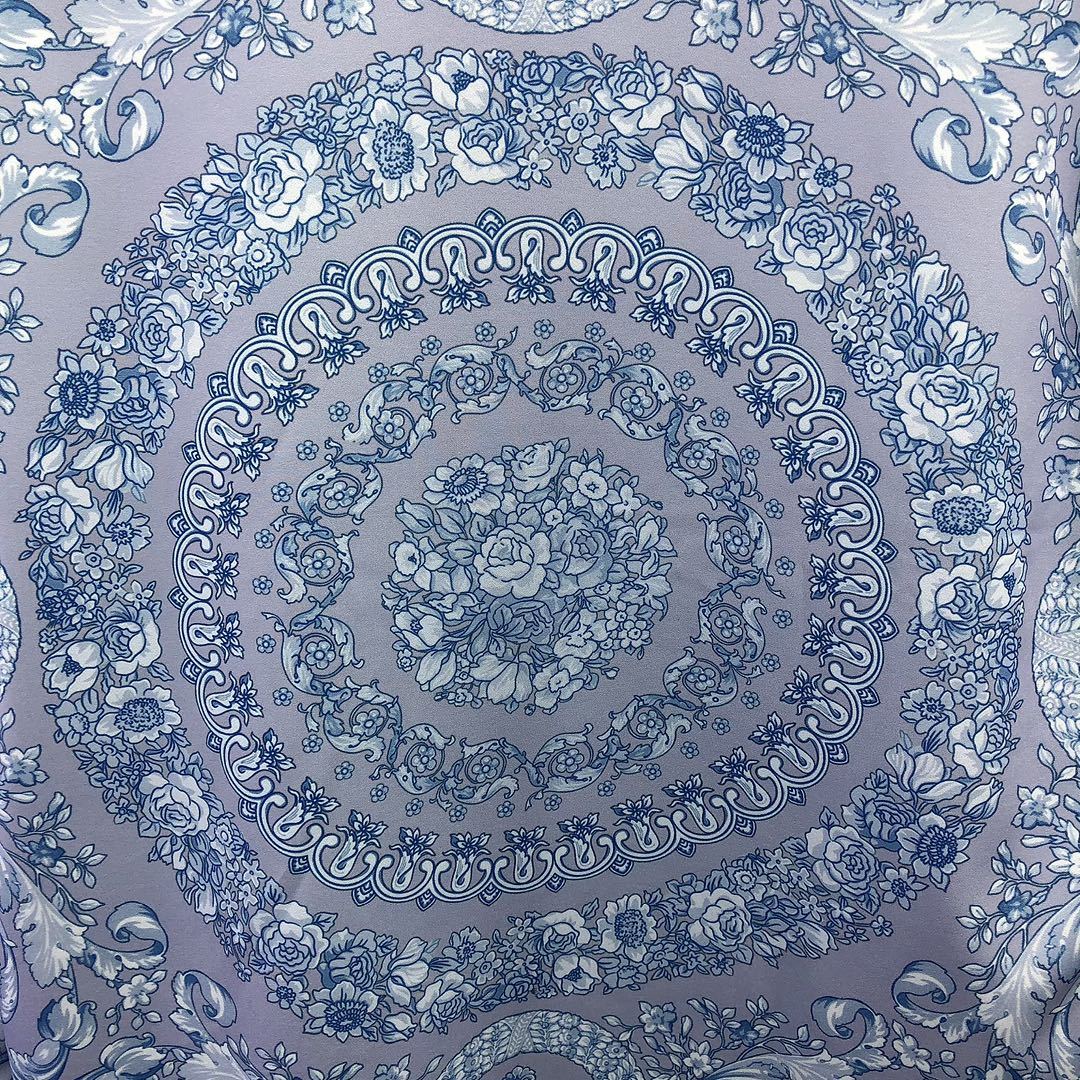 【VERSACE旗艦店】（ヴェルサーチ）長袖シャツ、ご好評に付き再入荷！