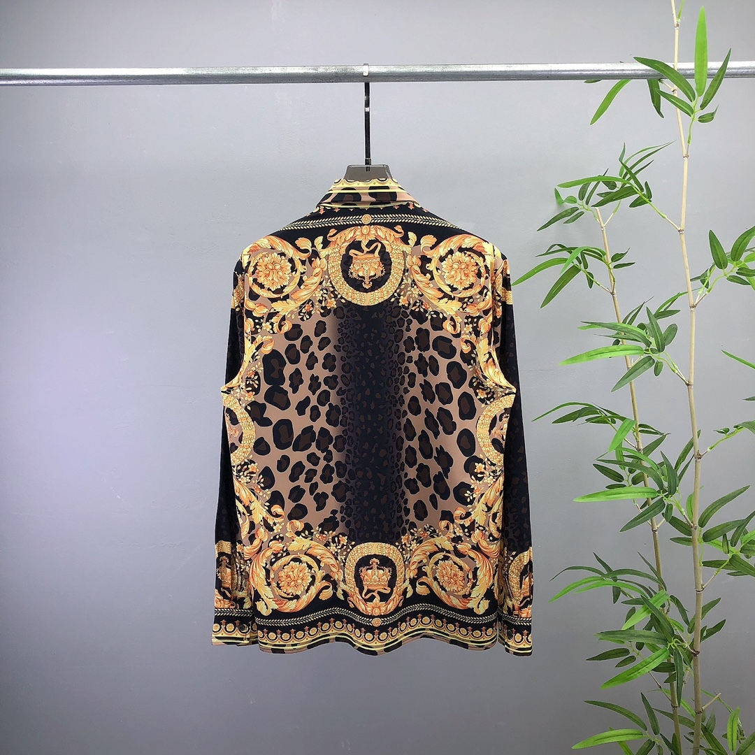 【VERSACE旗艦店】（ヴェルサーチ）長袖シャツ、ご好評に付き再入荷！