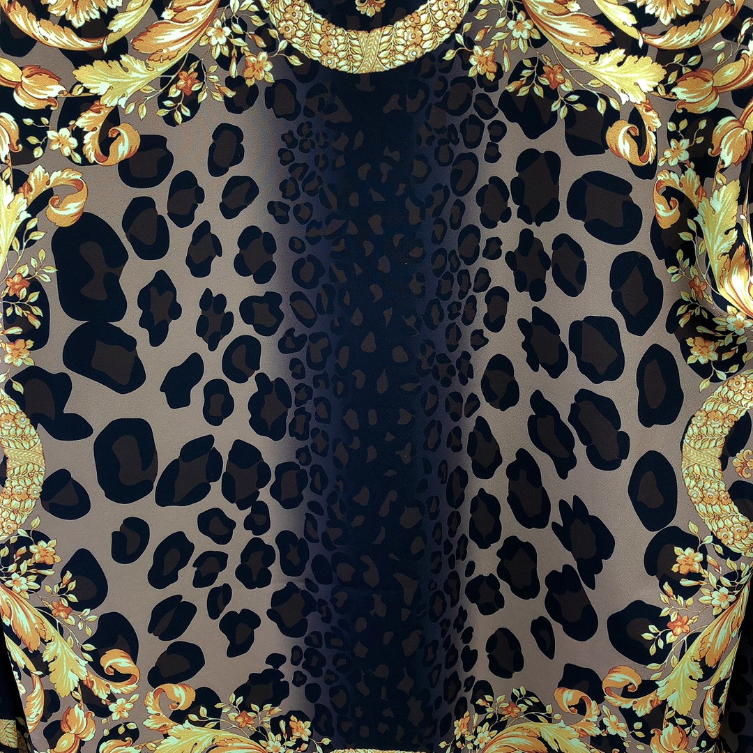 【VERSACE旗艦店】（ヴェルサーチ）長袖シャツ、ご好評に付き再入荷！