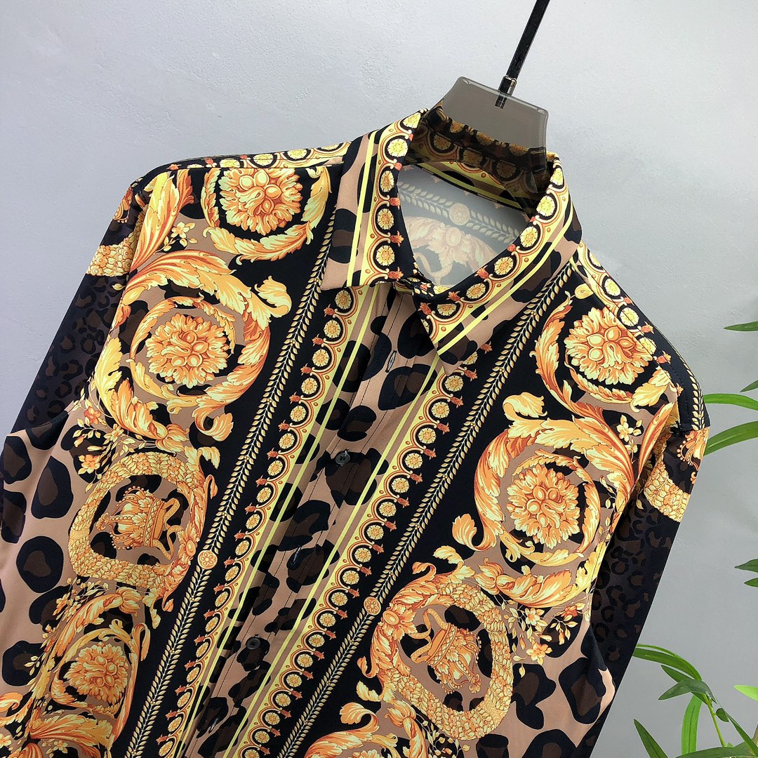 【VERSACE旗艦店】（ヴェルサーチ）長袖シャツ、ご好評に付き再入荷！