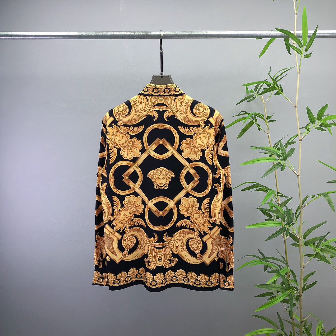 【VERSACE旗艦店】（ヴェルサーチ）長袖シャツ、ご好評に付き再入荷！