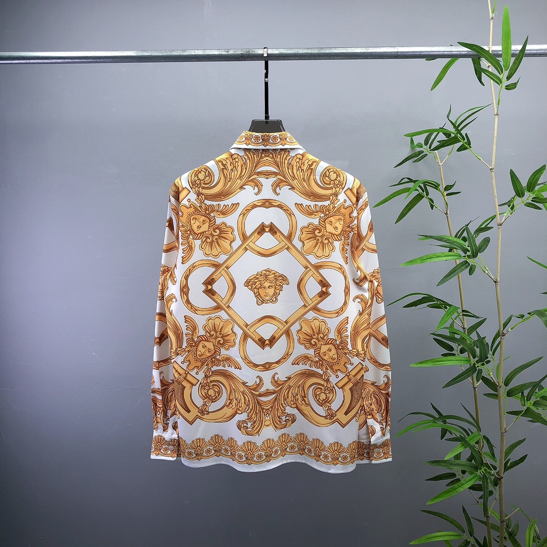 【VERSACE旗艦店】（ヴェルサーチ）長袖シャツ、ご好評に付き再入荷！