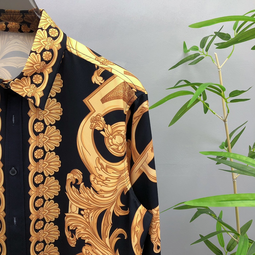 【VERSACE旗艦店】（ヴェルサーチ）長袖シャツ、ご好評に付き再入荷！