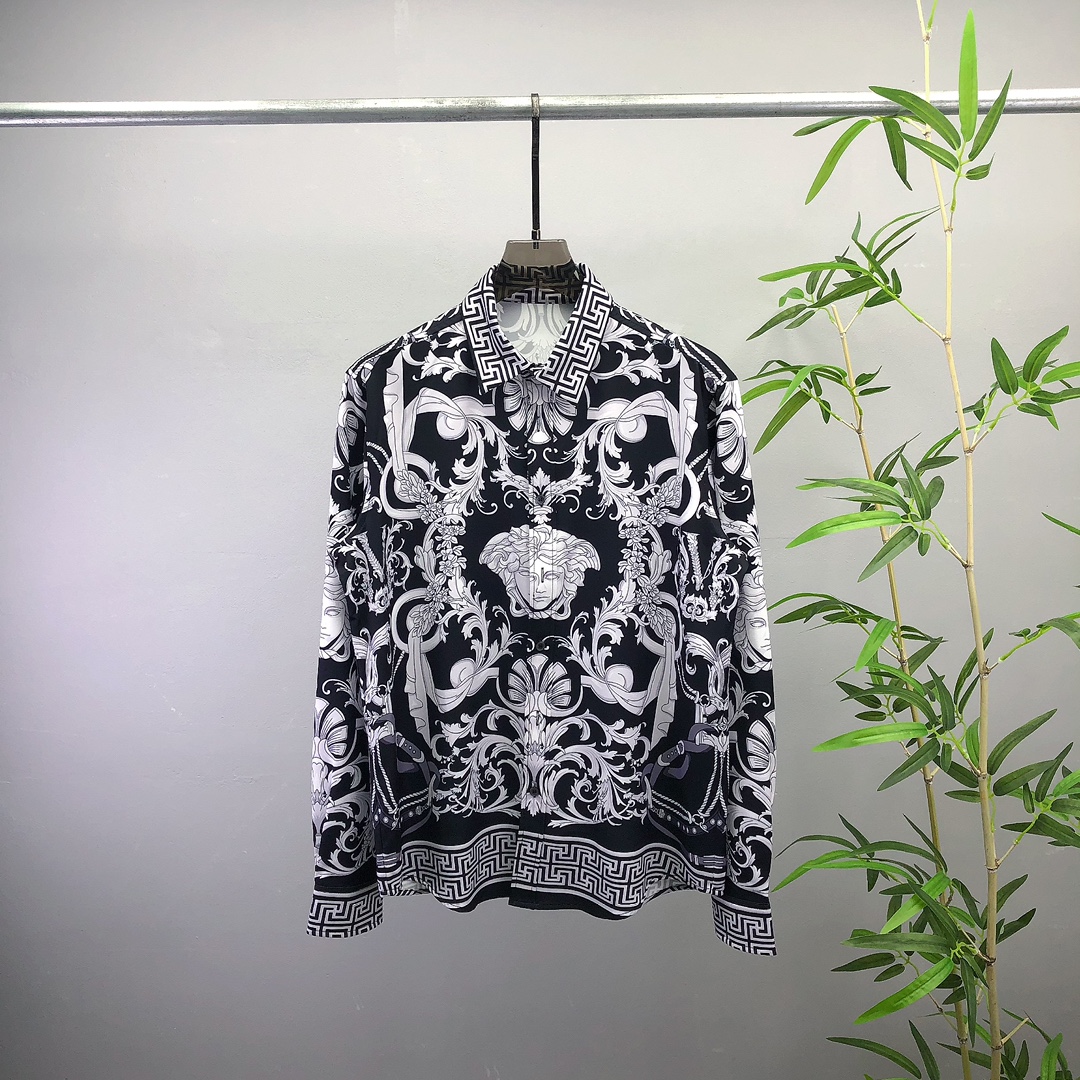 【VERSACE旗艦店】（ヴェルサーチ）長袖シャツ、ご好評に付き再入荷！