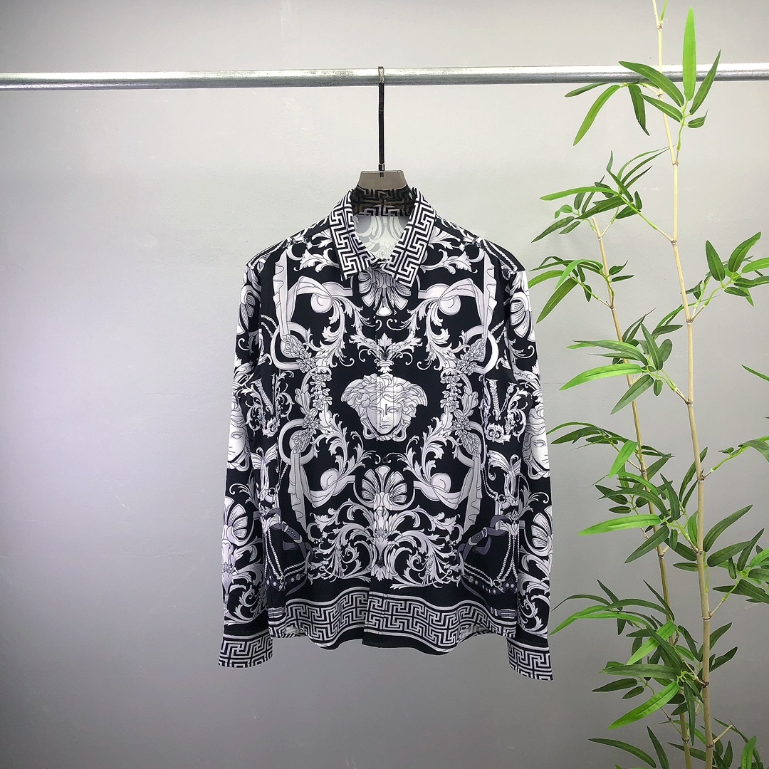 【VERSACE旗艦店】（ヴェルサーチ）長袖シャツ、ご好評に付き再入荷！