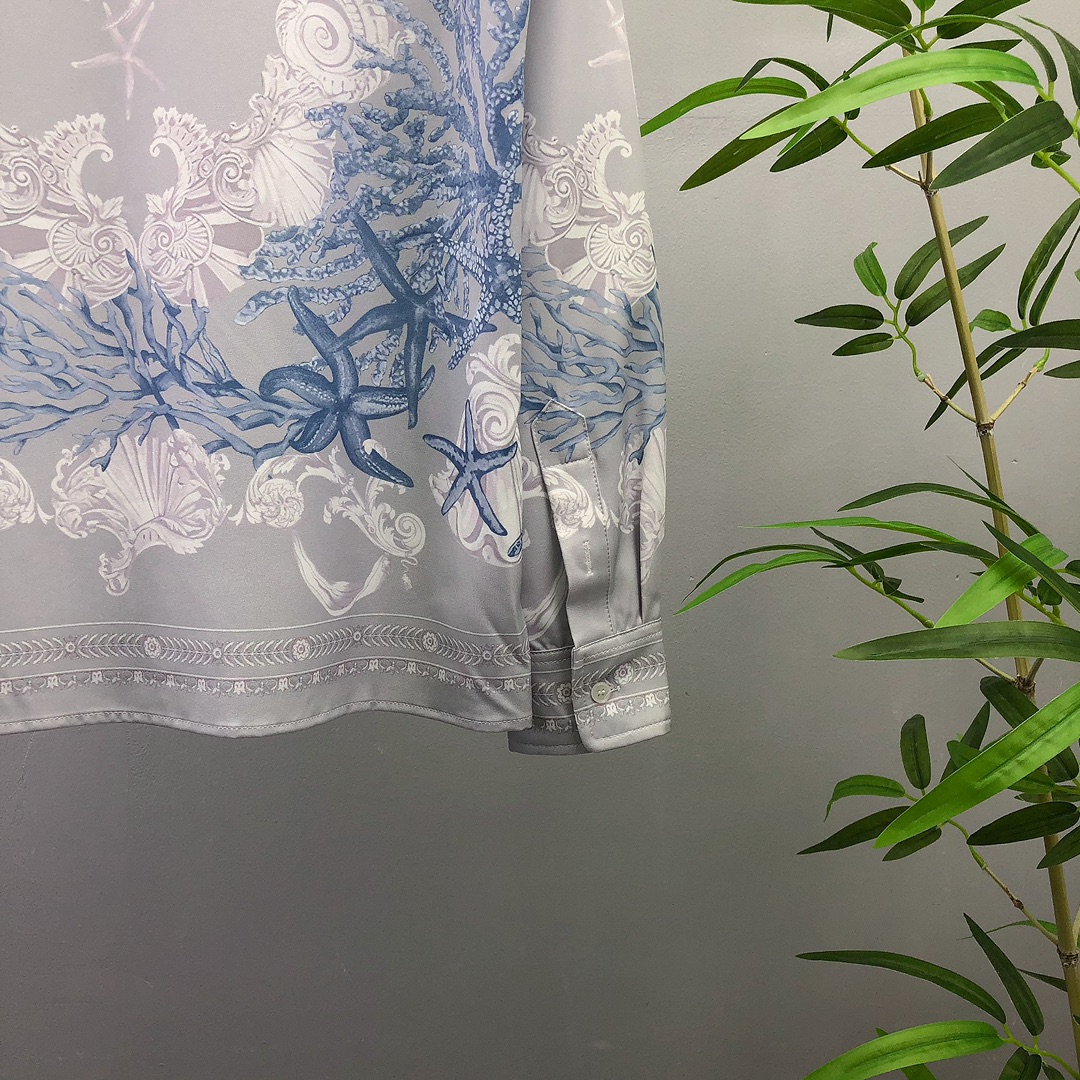 【VERSACE旗艦店】（ヴェルサーチ）長袖シャツ、ご好評に付き再入荷！