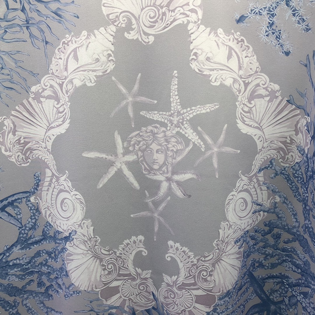 【VERSACE旗艦店】（ヴェルサーチ）長袖シャツ、ご好評に付き再入荷！