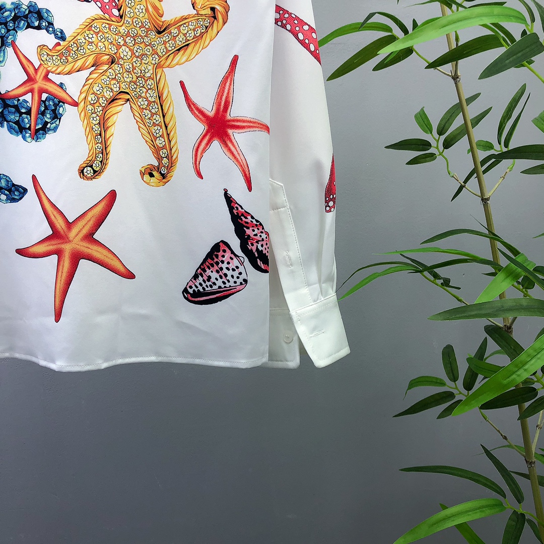 【VERSACE旗艦店】（ヴェルサーチ）長袖シャツ、ご好評に付き再入荷！