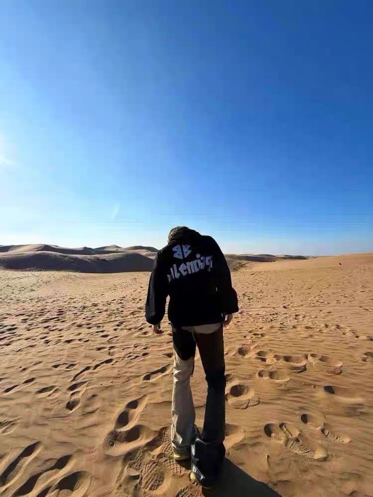 【BALENCIAGA】バレンシアガ パーカー、ご好評に付き再入荷！