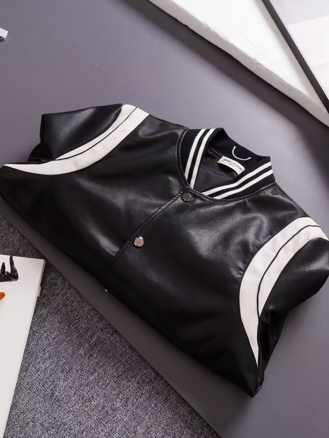 【SAINT LAURENT旗艦店】野球服 ジャケット ご好評に付き再入荷！