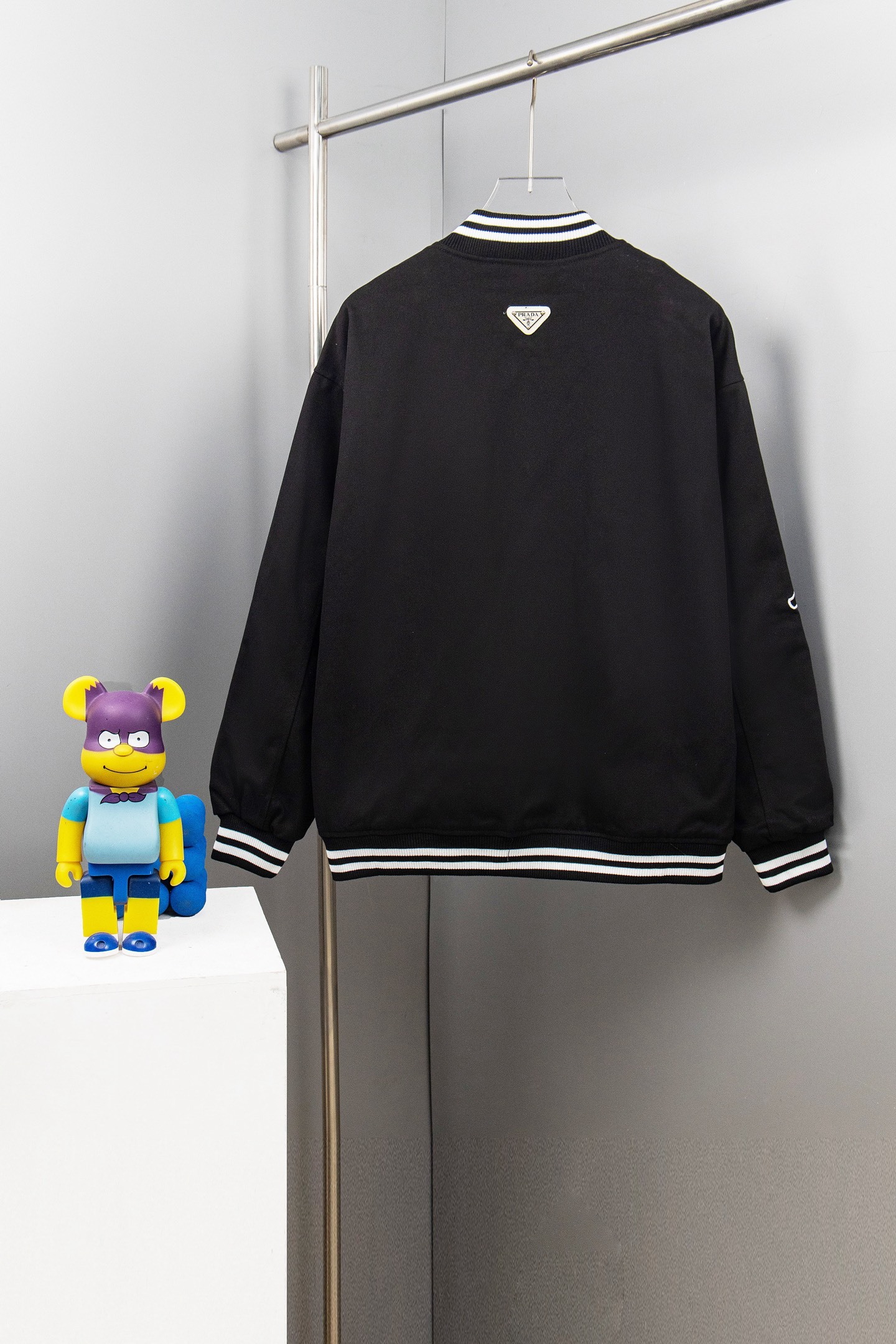 【PRADA旗艦店】プラダ ジャケット ご好評に付き再入荷！