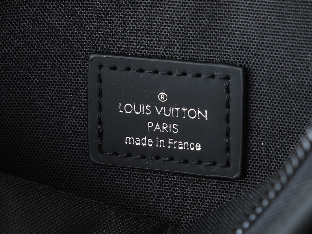 LOUIS VUITTON ルイヴィトン GASTON WEARABLE WALLET クロスボディバッグ M81115
