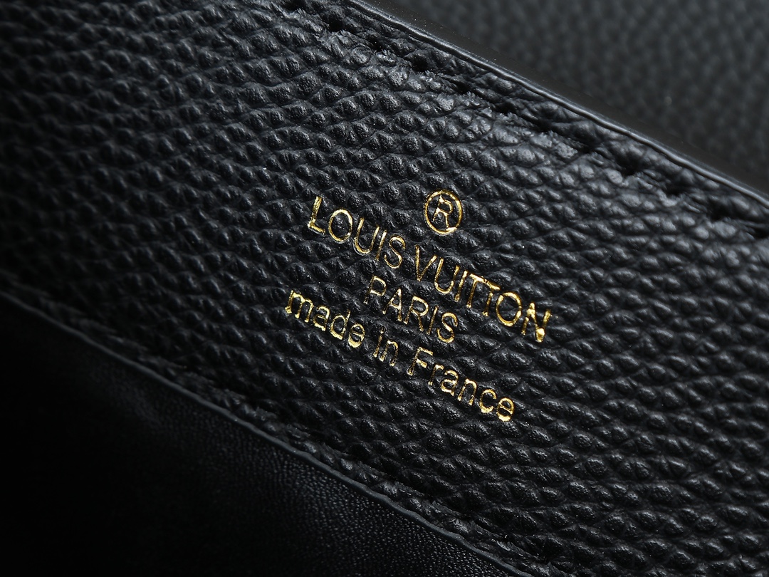 LOUIS VUITTON ルイヴィトン M12345 CAPUCINES BB ハンドバッグ