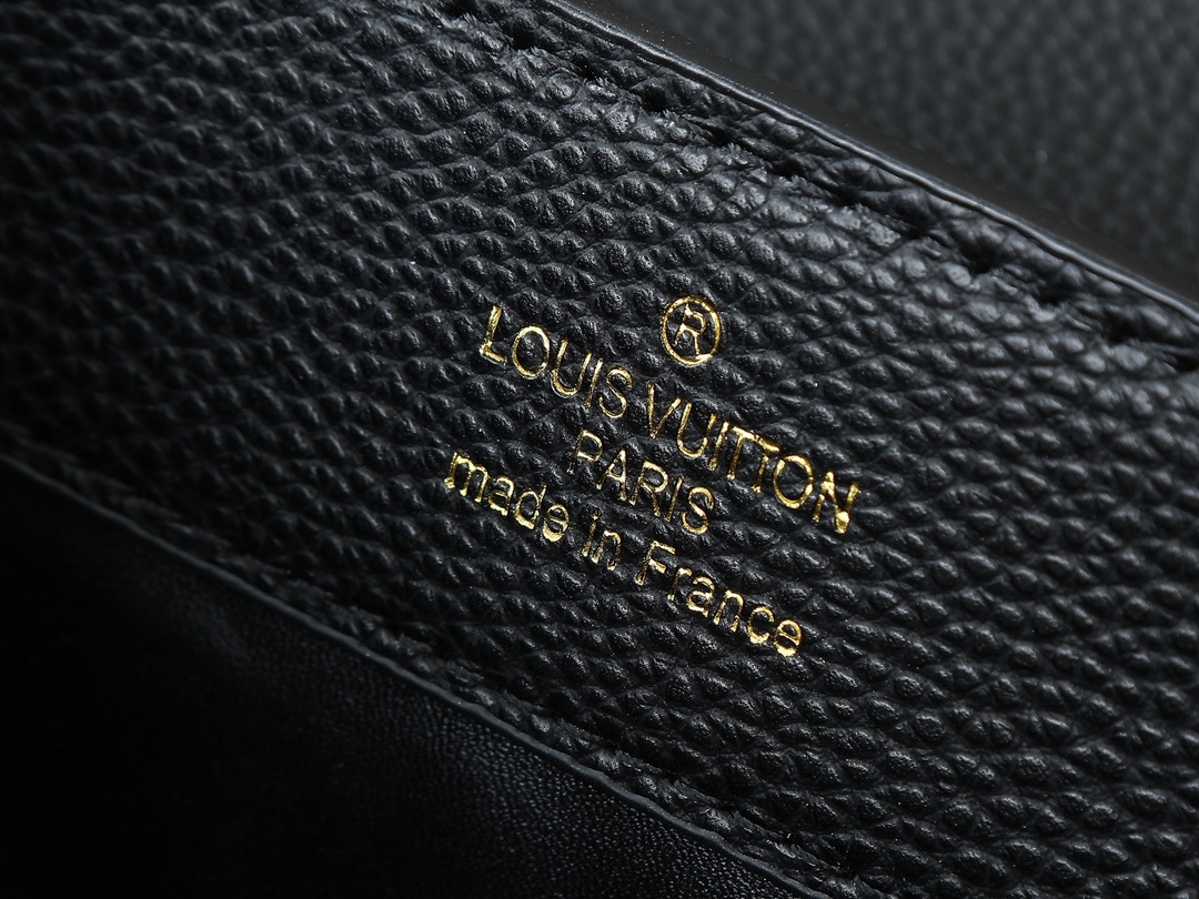 LOUIS VUITTON ルイヴィトン M12345 CAPUCINES BB ハンドバッグ