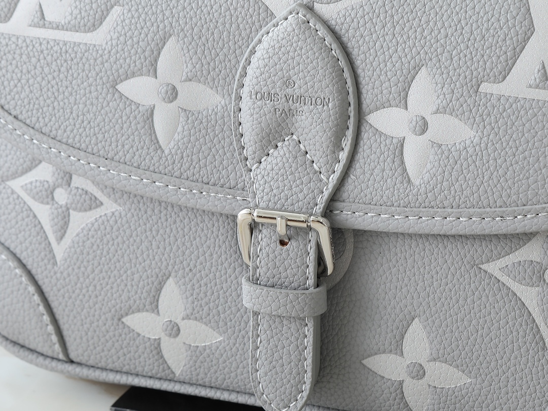 LOUIS VUITTON ルイヴィトン M14214 DIANE クロスボディバッグ