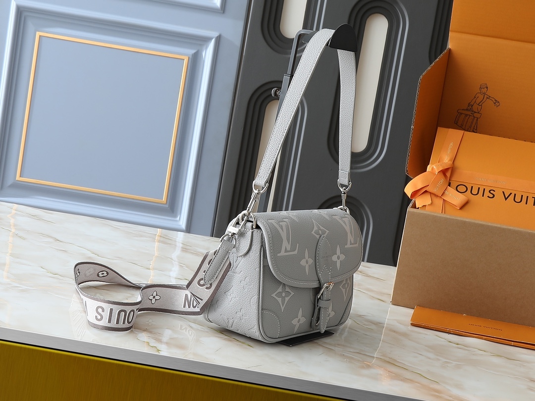 LOUIS VUITTON ルイヴィトン M14214 DIANE クロスボディバッグ