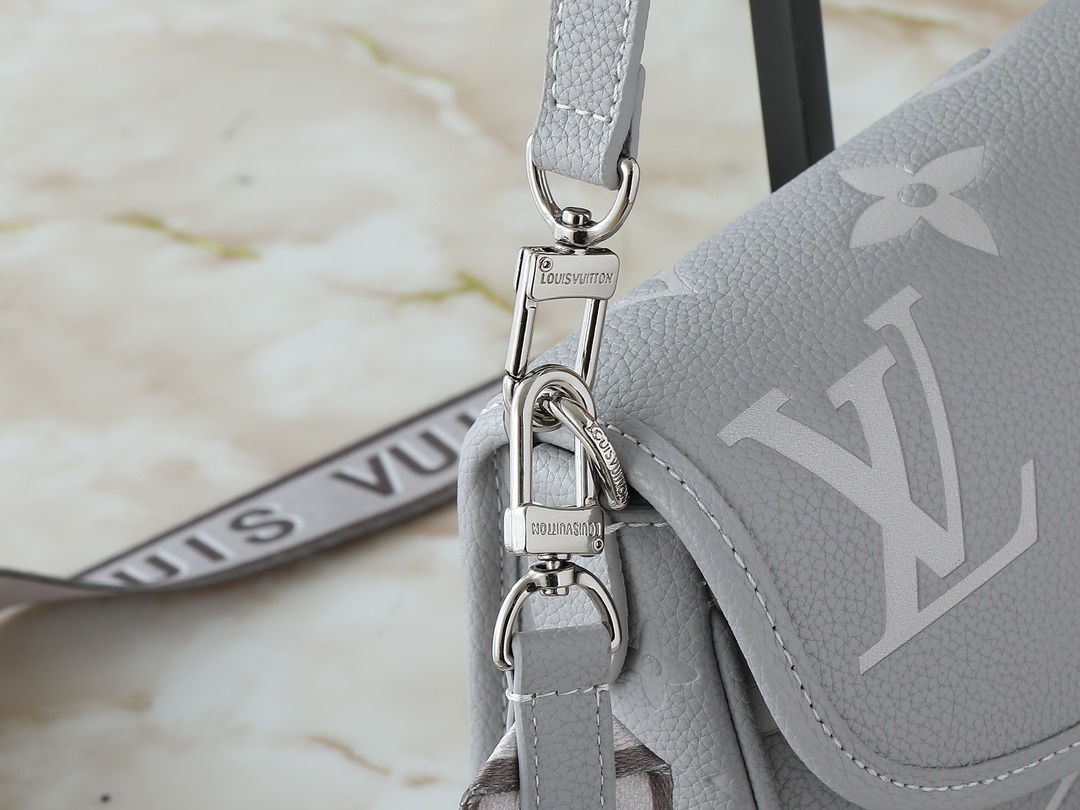 LOUIS VUITTON ルイヴィトン M14214 DIANE クロスボディバッグ
