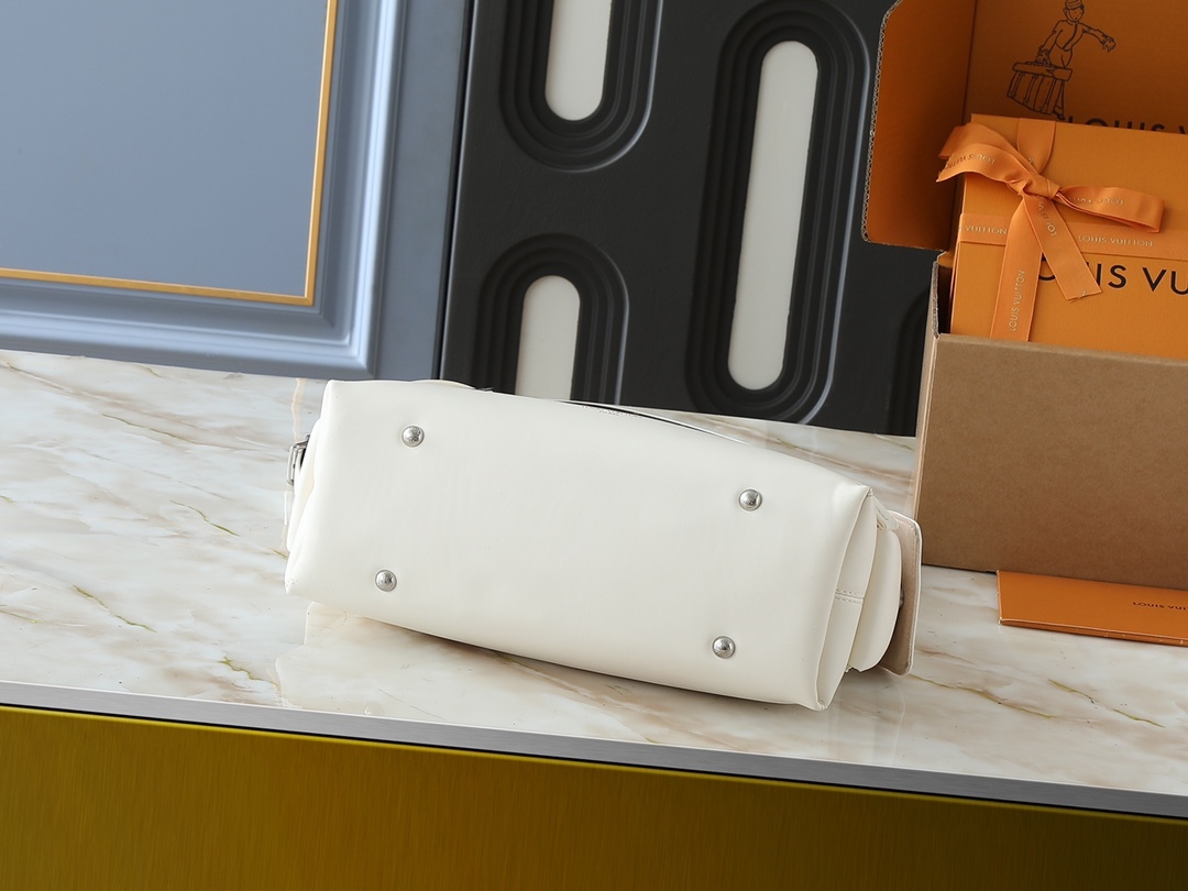 LOUIS VUITTON ルイヴィトン M12919 CARRYALL CARGO VIBE バッグ