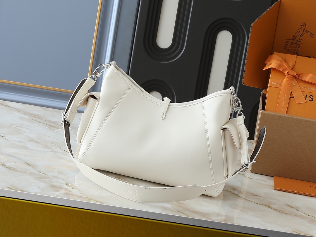 LOUIS VUITTON ルイヴィトン M12919 CARRYALL CARGO VIBE バッグ