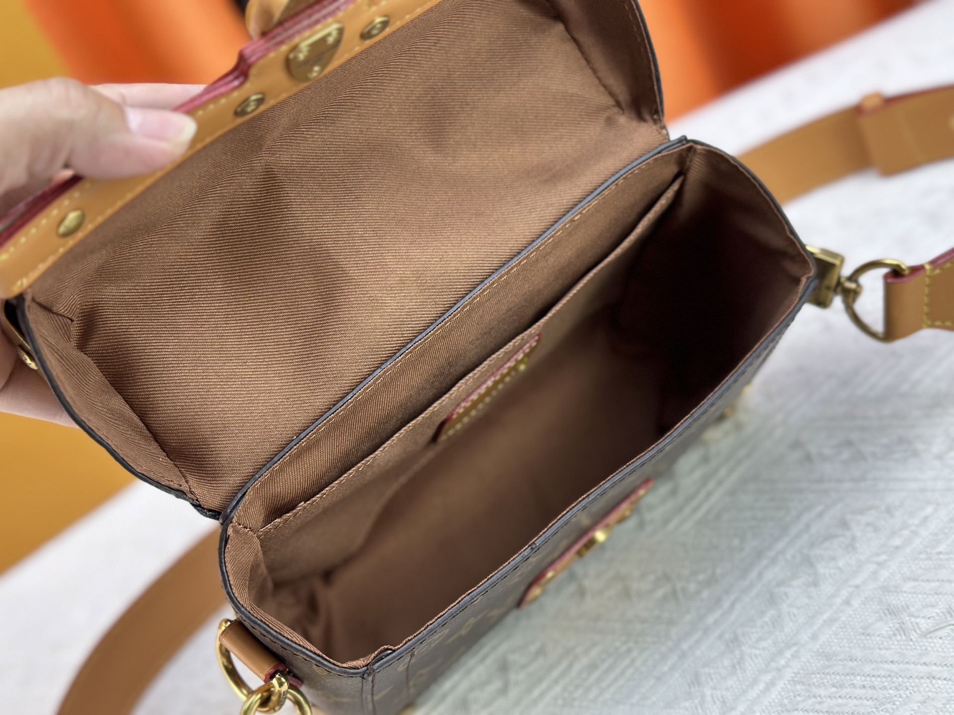 LOUIS VUITTON ルイヴィトン SOUL TRUNK クロスボディバッグ M11535