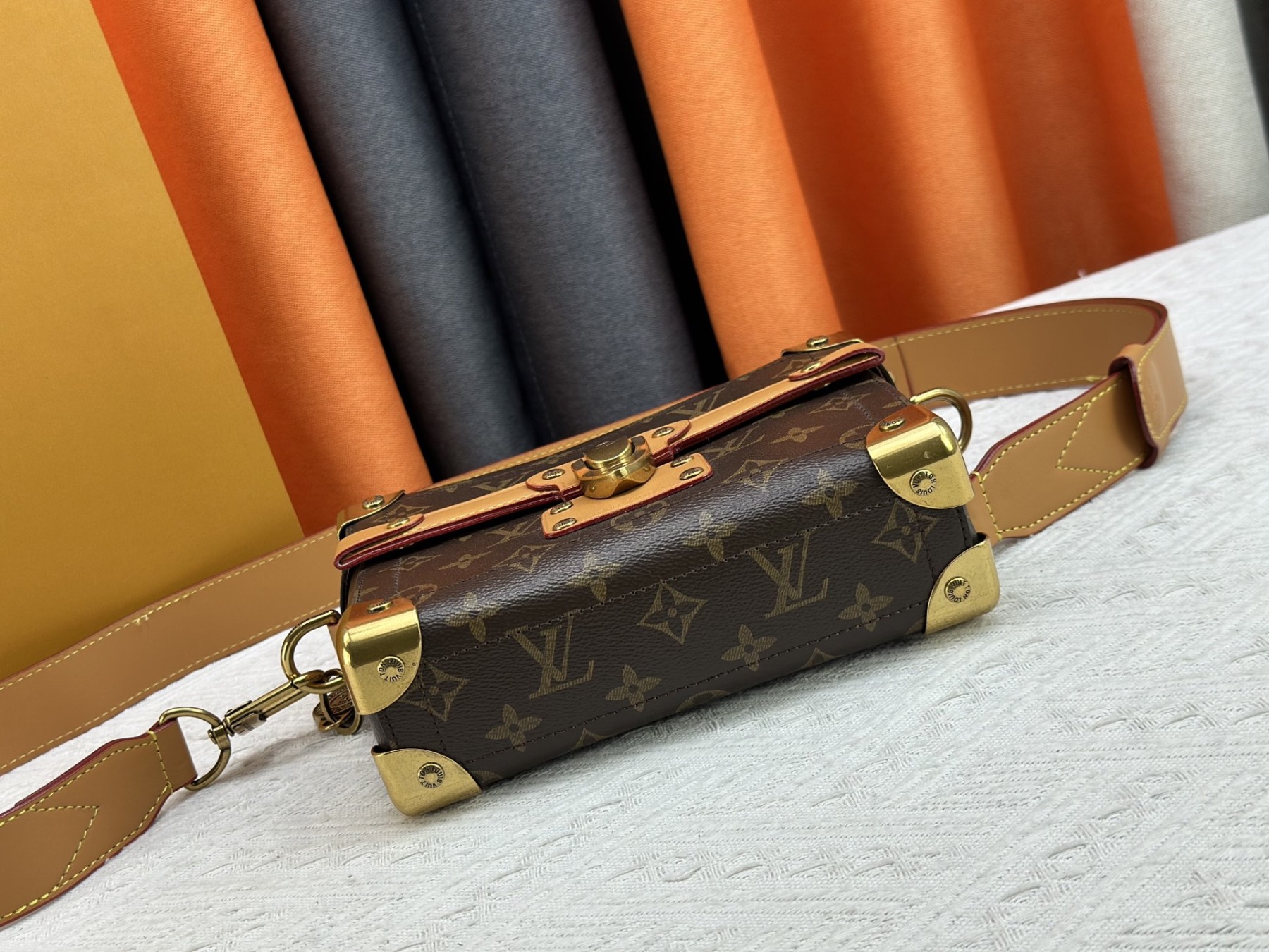 LOUIS VUITTON ルイヴィトン SOUL TRUNK クロスボディバッグ M11535