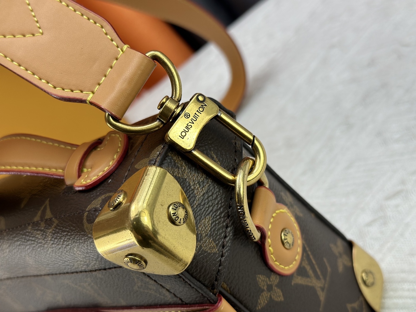 LOUIS VUITTON ルイヴィトン SOUL TRUNK クロスボディバッグ M11535