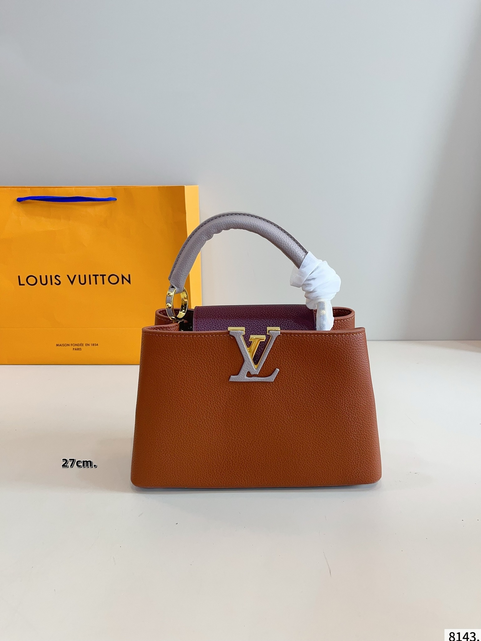 LOUIS VUITTON ルイヴィトン Capucines bb ハンドバッグ