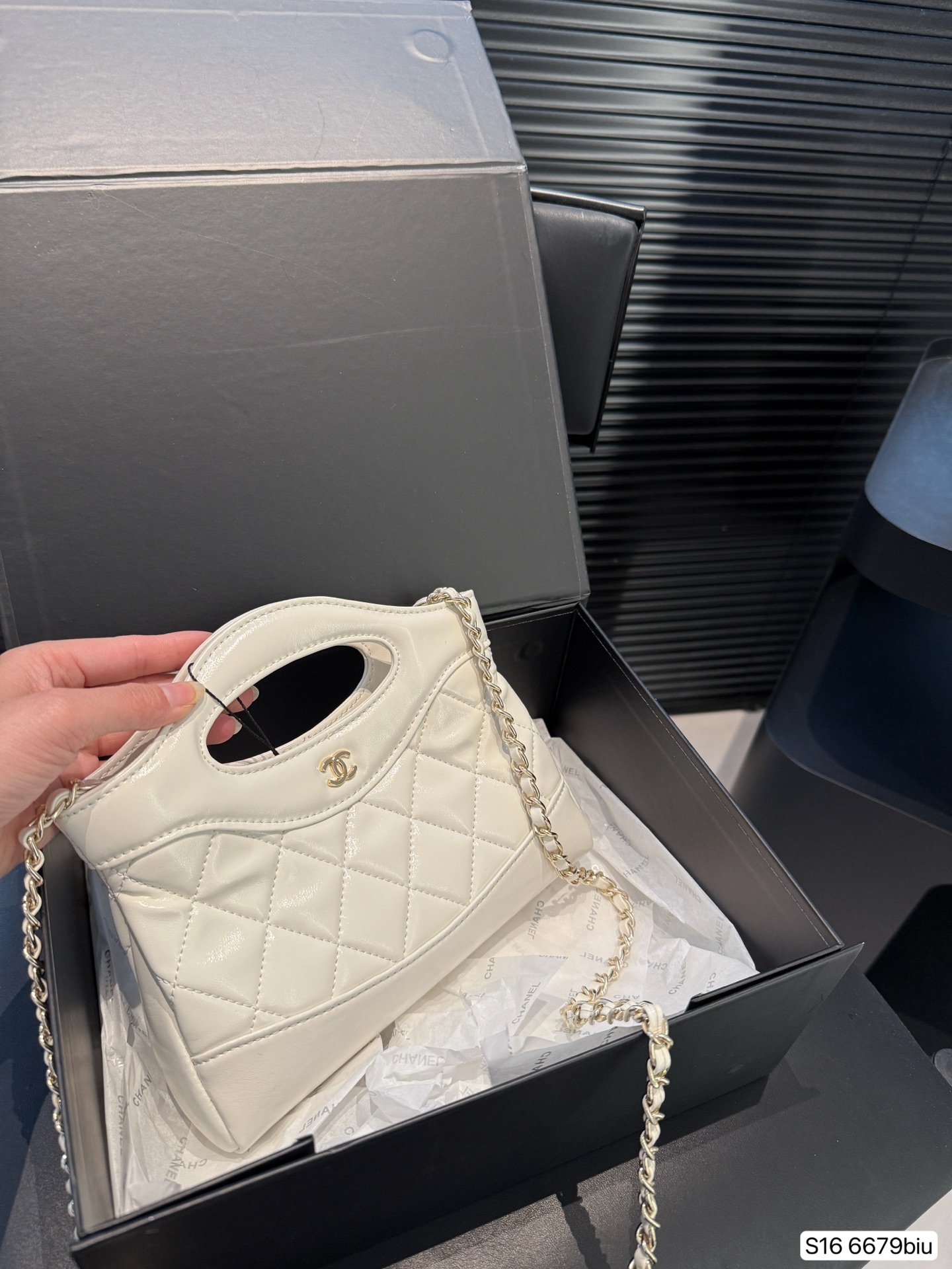 【CHANEL公式旗艦店】シャネル 31 Bag チェーンバッグ