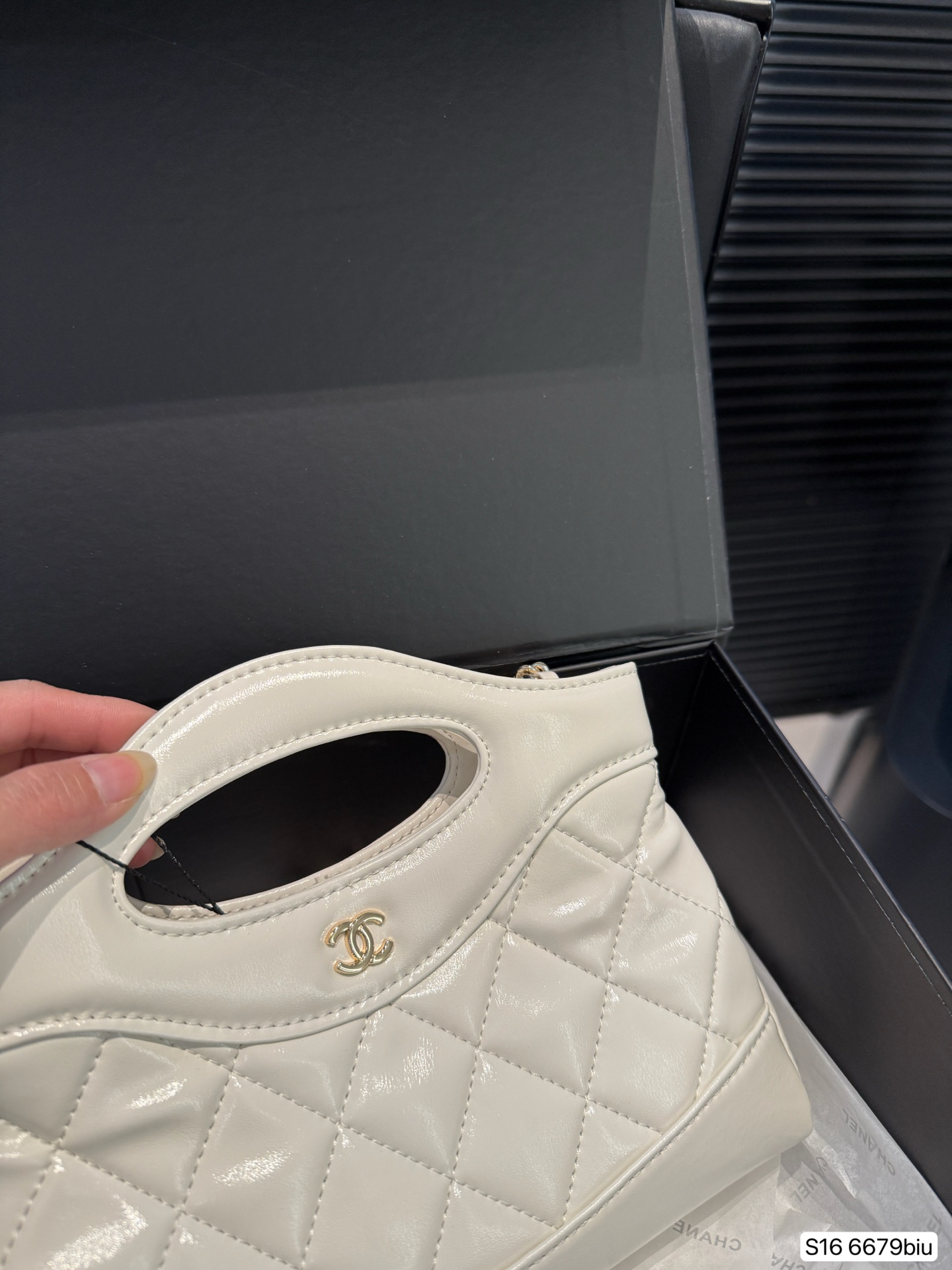 【CHANEL公式旗艦店】シャネル 31 Bag チェーンバッグ