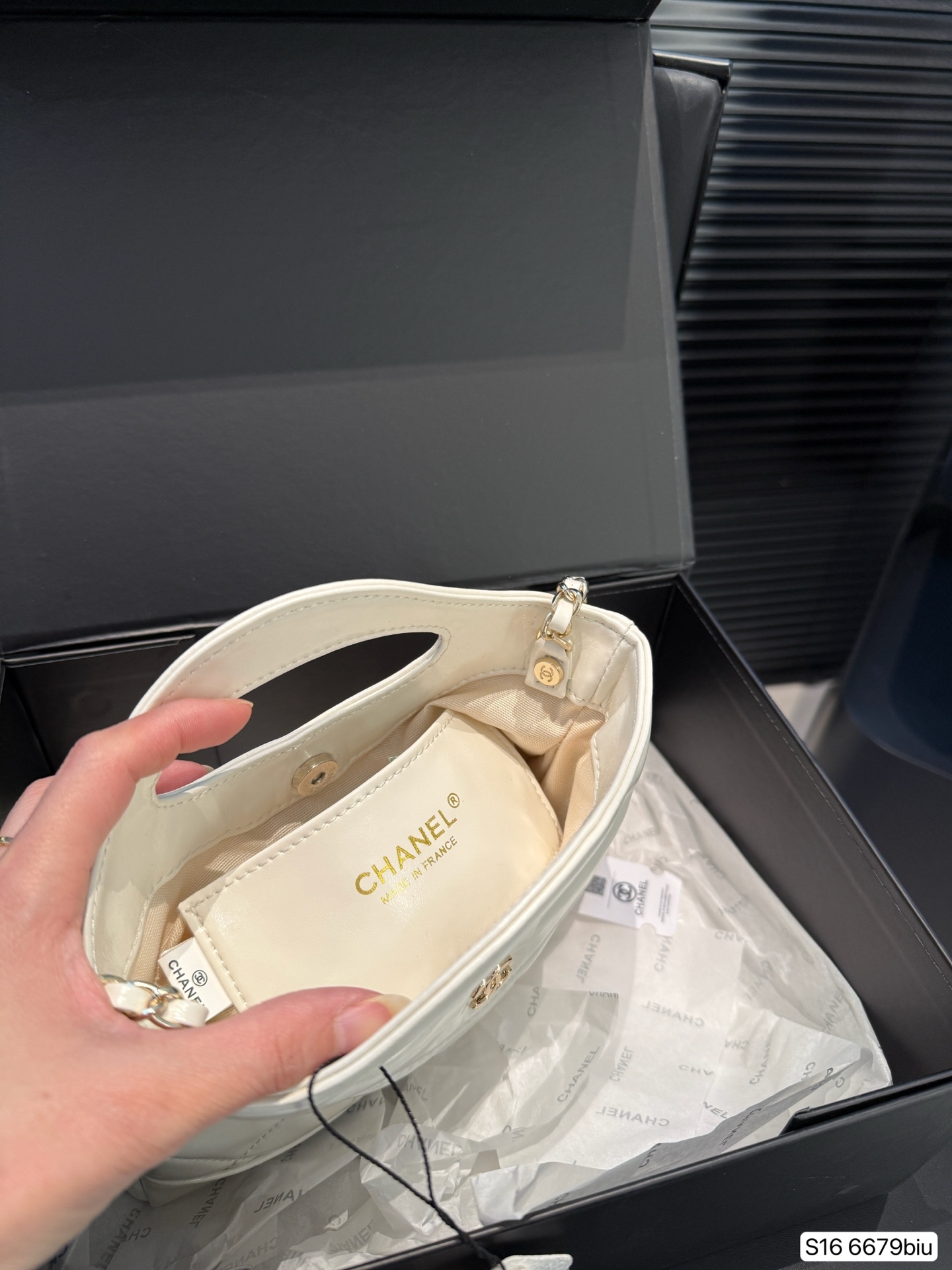 【CHANEL公式旗艦店】シャネル 31 Bag チェーンバッグ