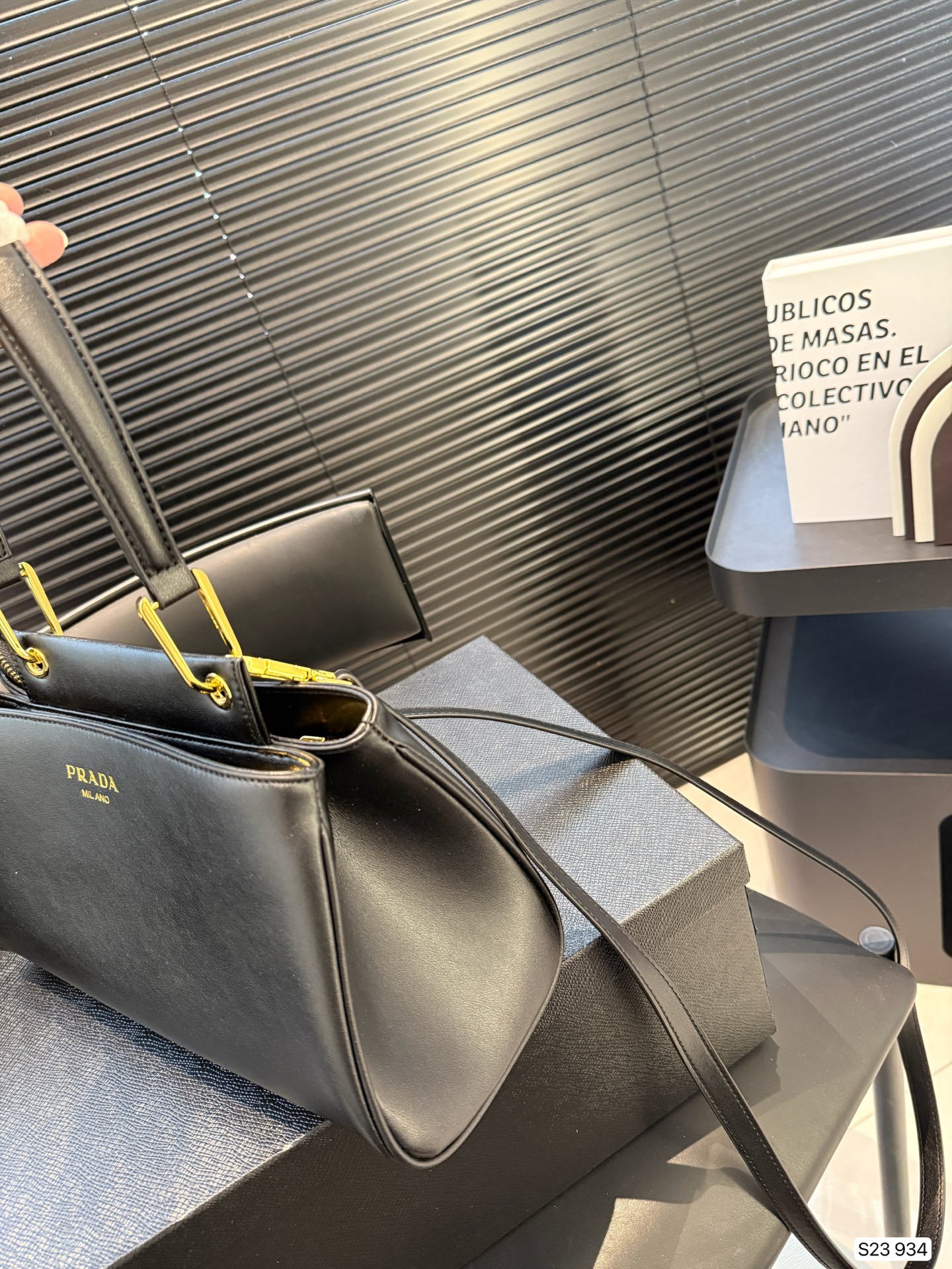 【PRADA公式旗艦店】プラダ クロスボディバッグ