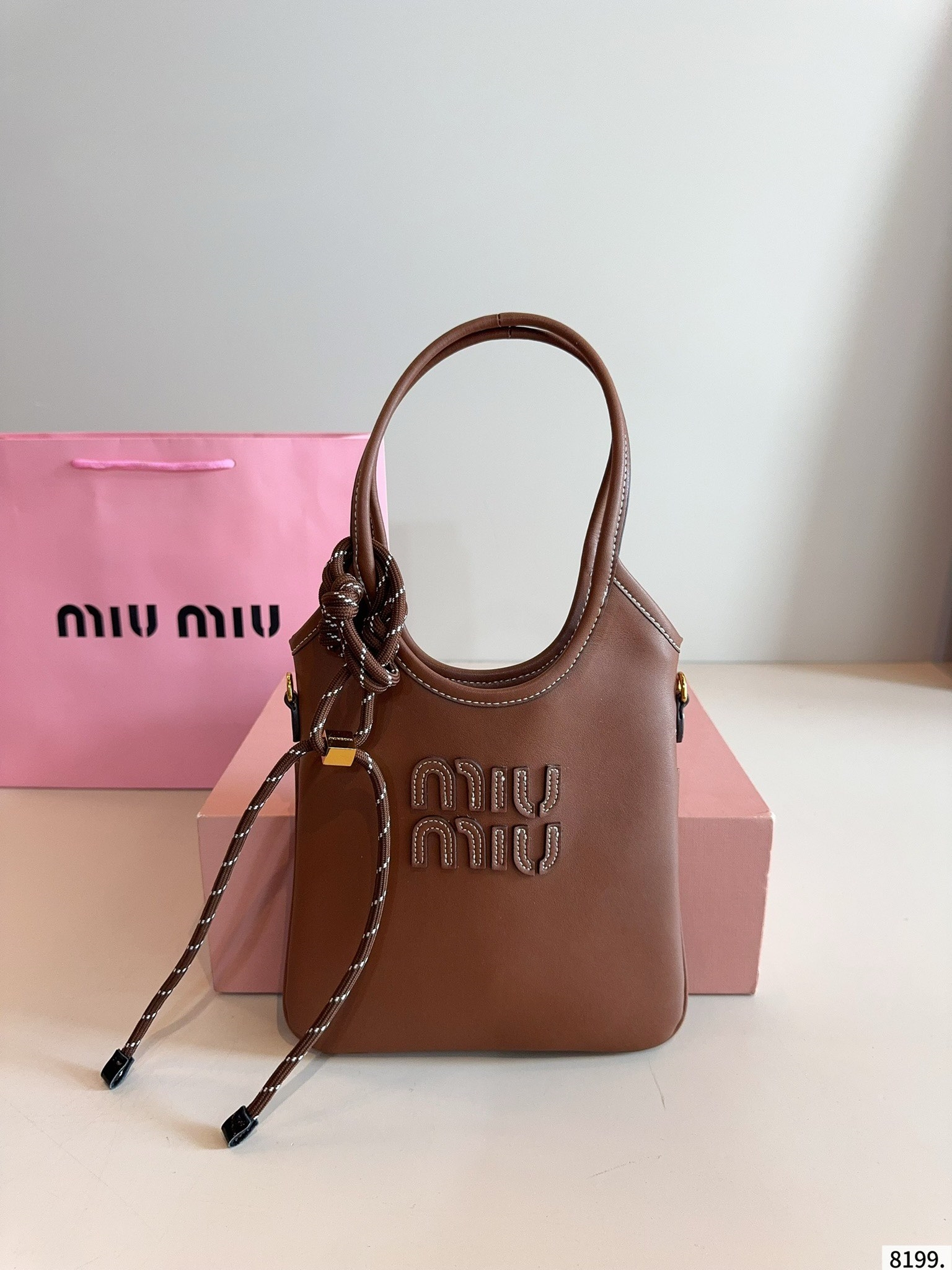 【MIU MIU公式旗艦店】MINI HOBO トートバッグ ★大人気★完売確実の売れ筋★