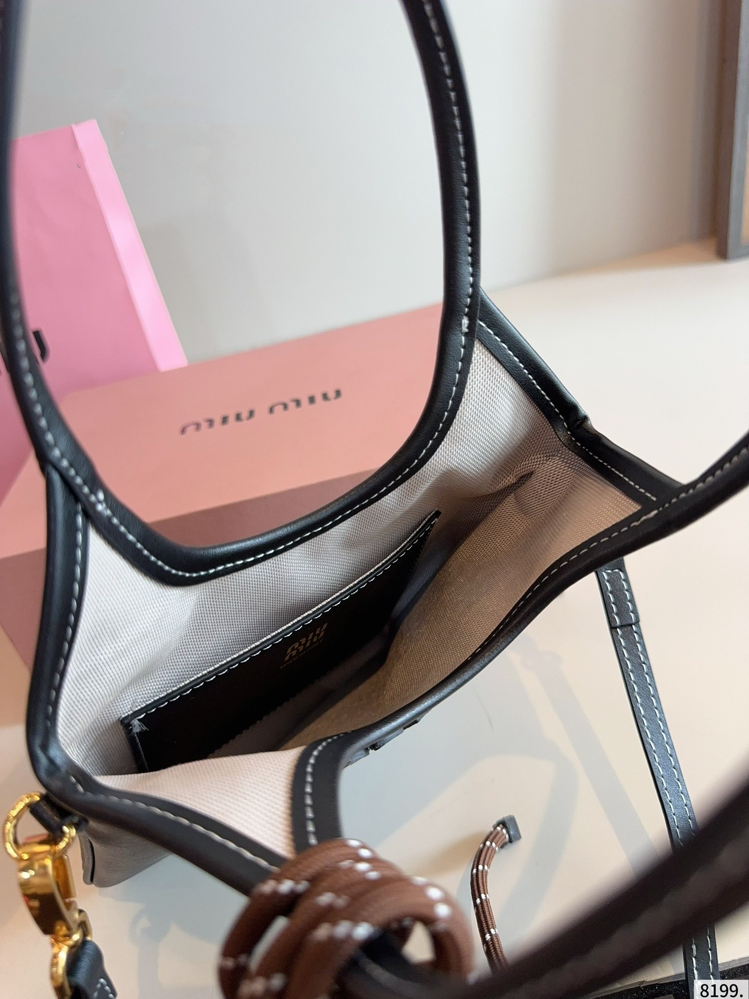 【MIU MIU公式旗艦店】MINI HOBO トートバッグ ★大人気★完売確実の売れ筋★