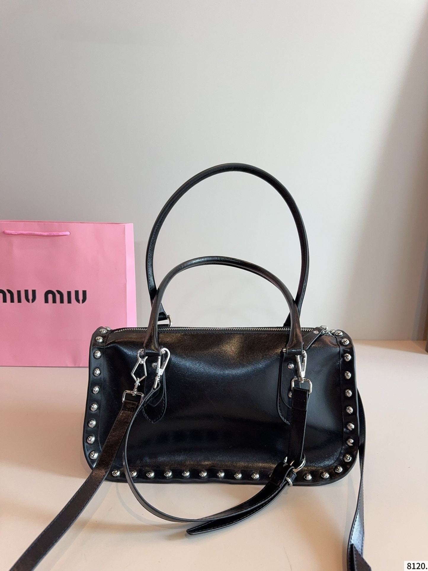 【MIU MIU公式旗艦店】ハンドバッグ ★大人気★完売確実の売れ筋★