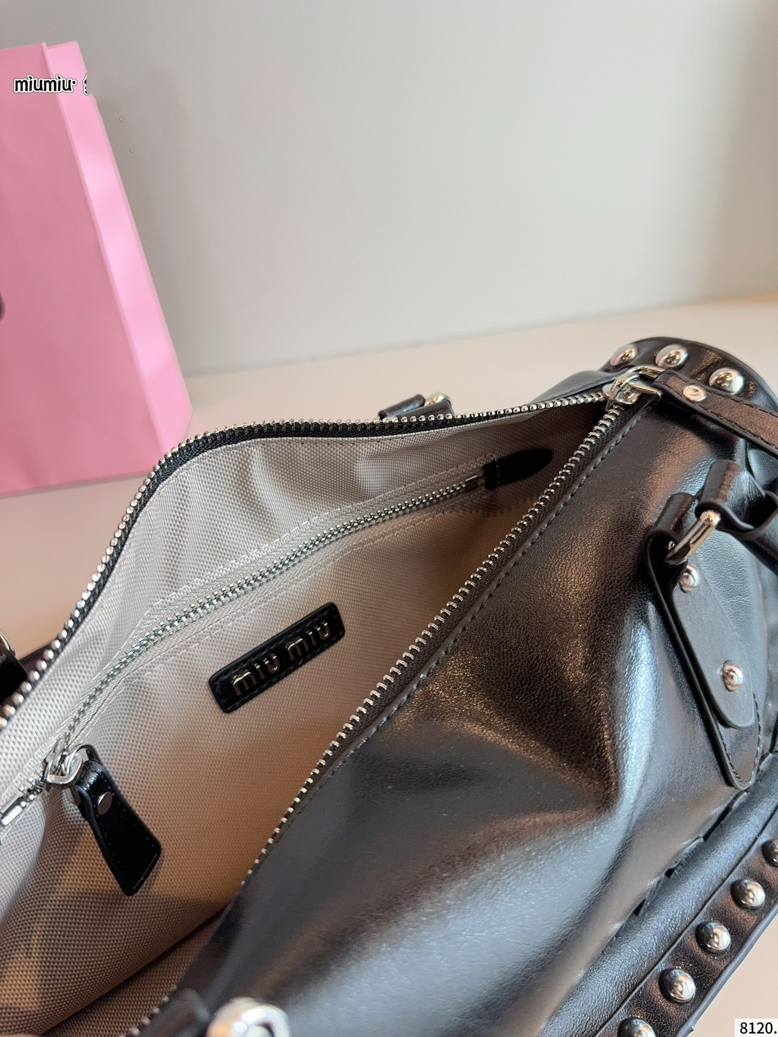 【MIU MIU公式旗艦店】ハンドバッグ ★大人気★完売確実の売れ筋★