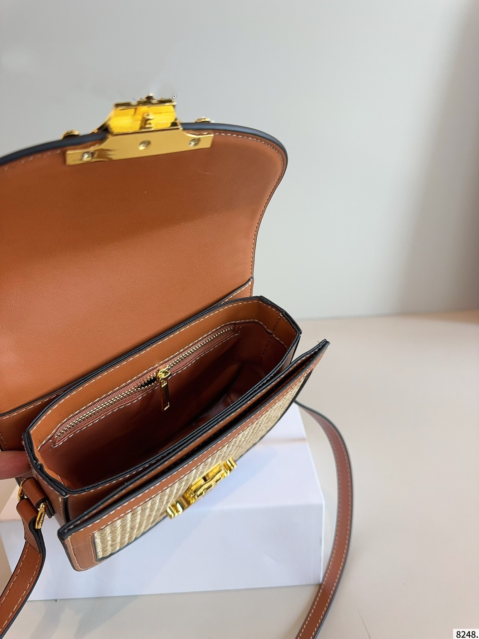 【CELINE公式旗艦店】セリーヌ 編みバッグ 夏の定番アイテム