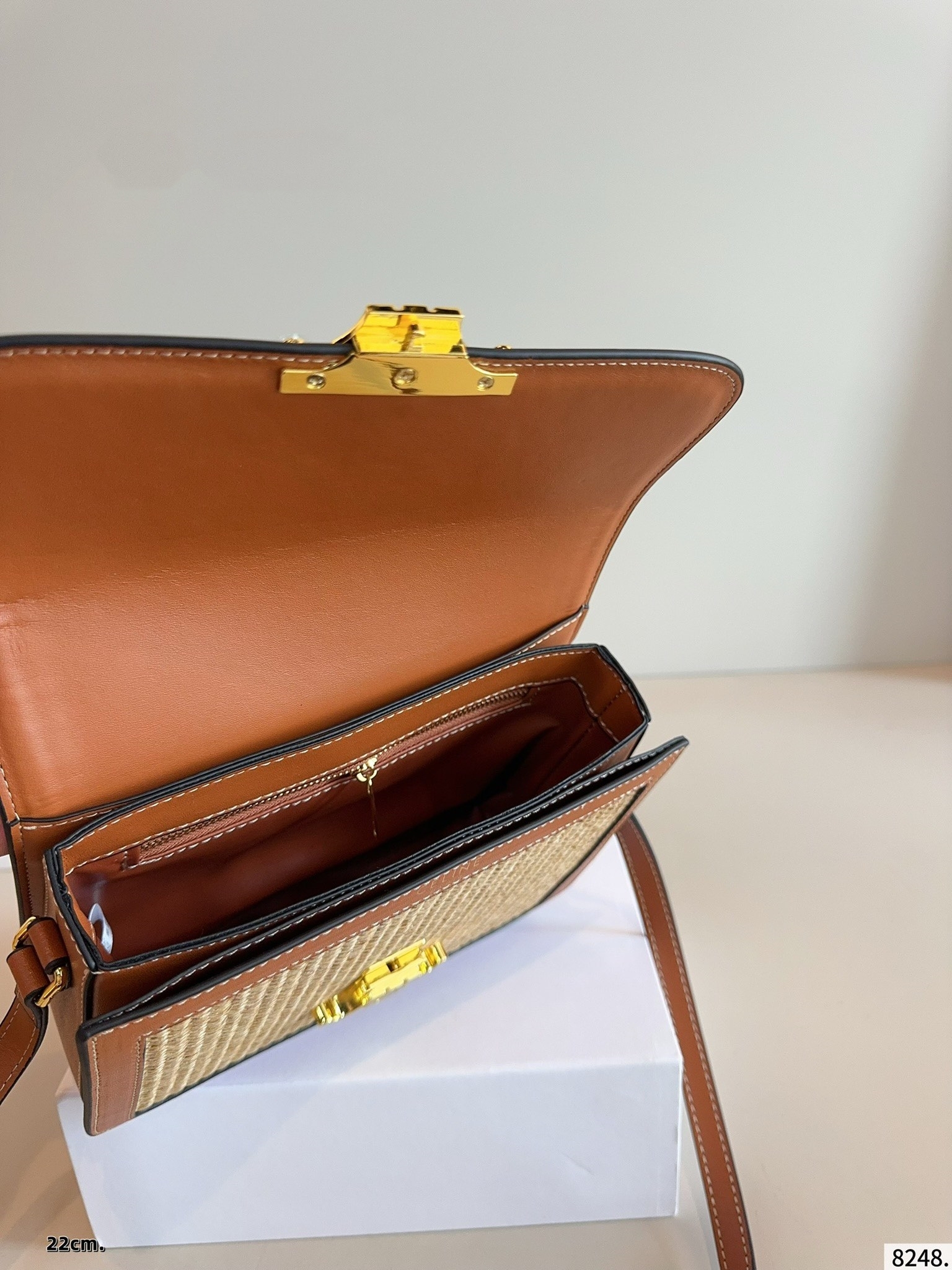 【CELINE公式旗艦店】セリーヌ 編みバッグ 夏の定番アイテム