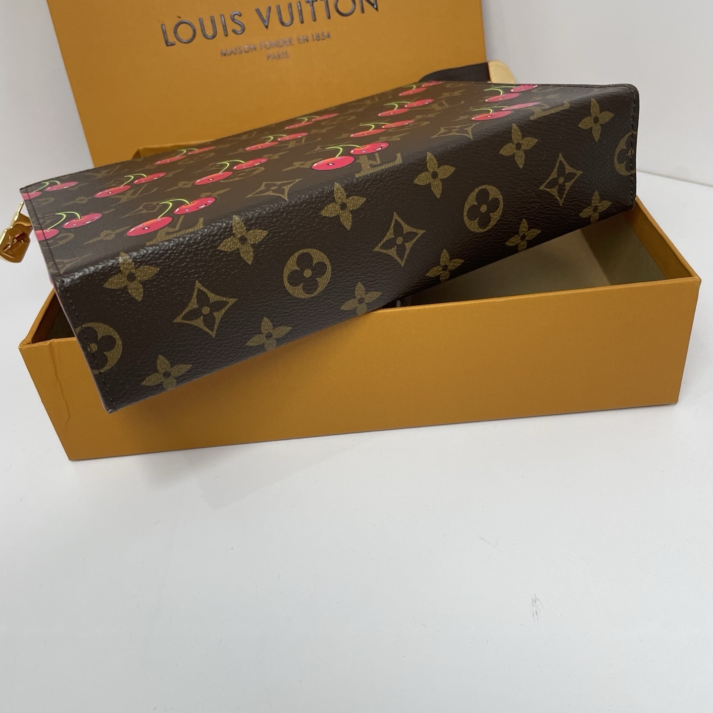 LOUIS VUITTON（ルイヴィトン）LV x 村上隆 クラッチバッグ M14372