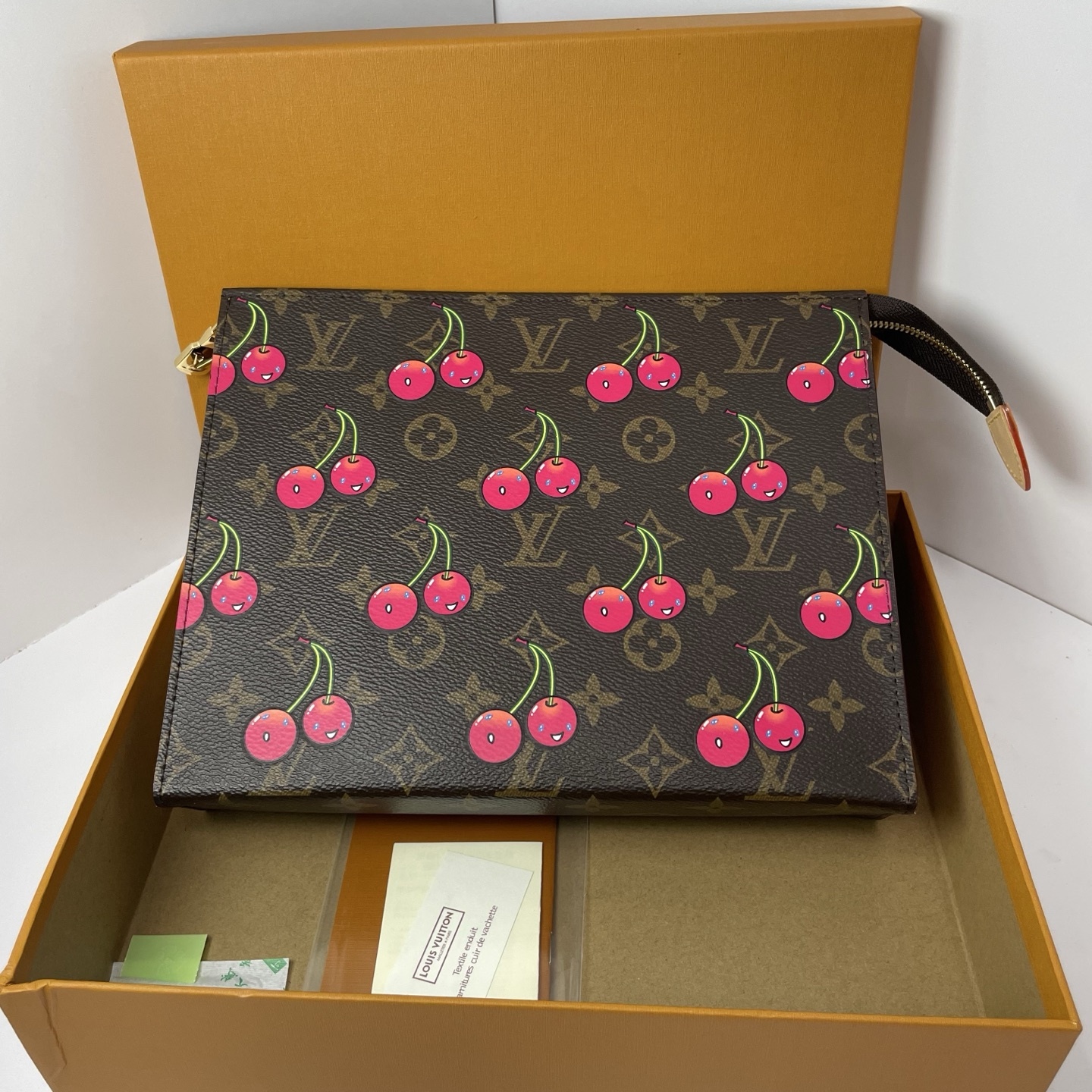 LOUIS VUITTON（ルイヴィトン）LV x 村上隆 クラッチバッグ M14372