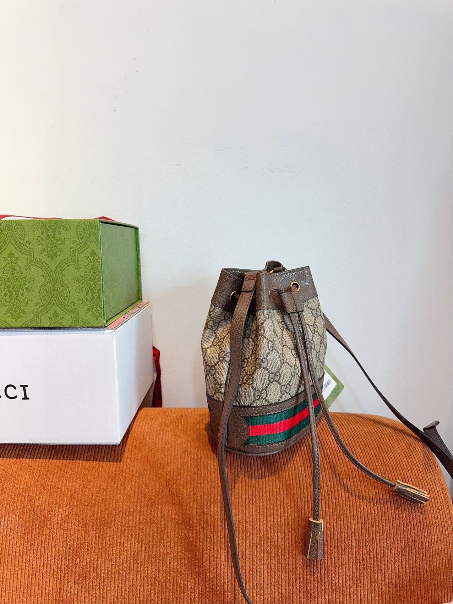 【GUCCI公式旗艦店】グッチ GG ミニバケツバッグ 16*10*19cm