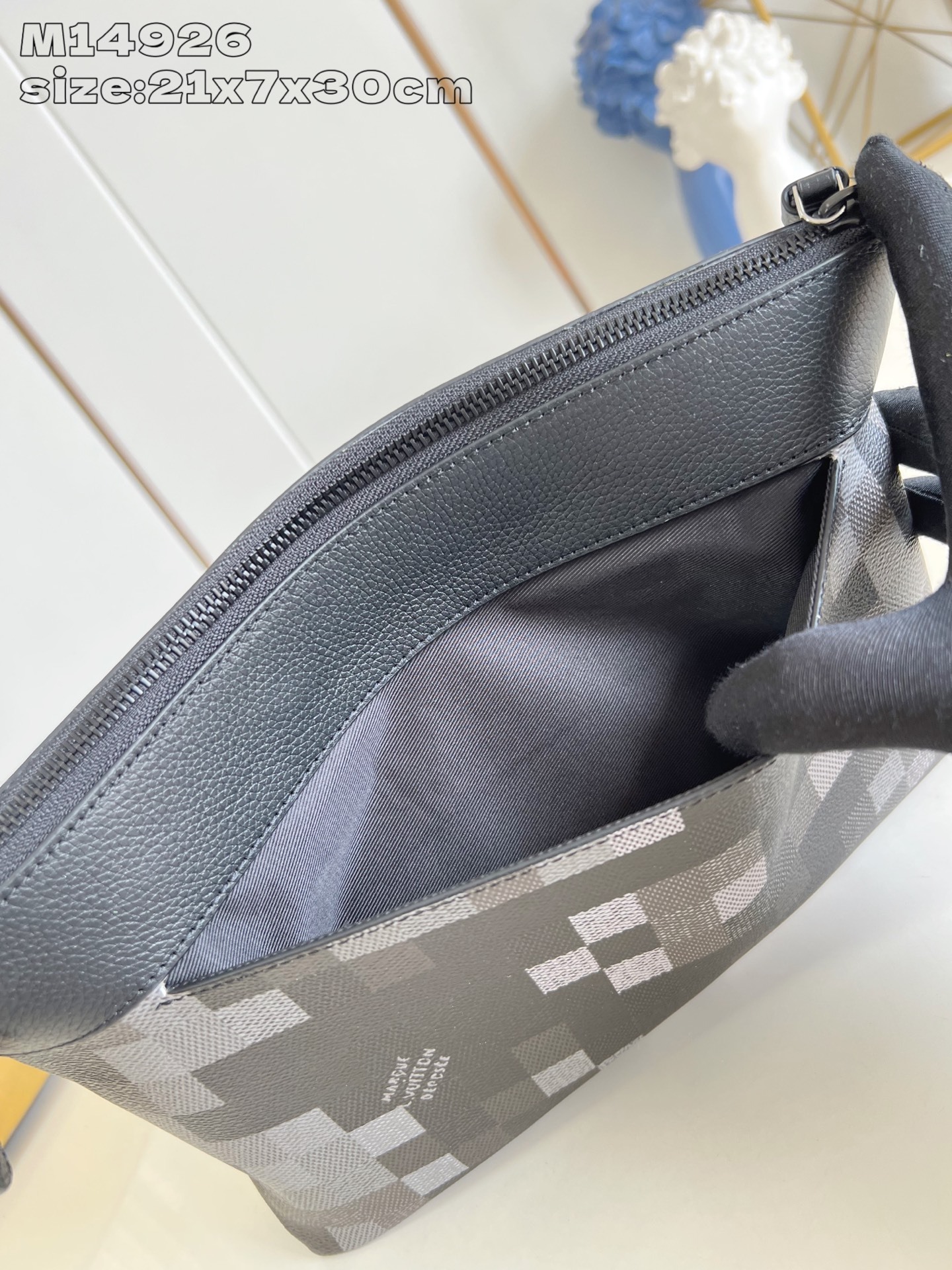 LOUIS VUITTON ルイヴィトン Pochette Voyage Souple クラッチバッグ M14926