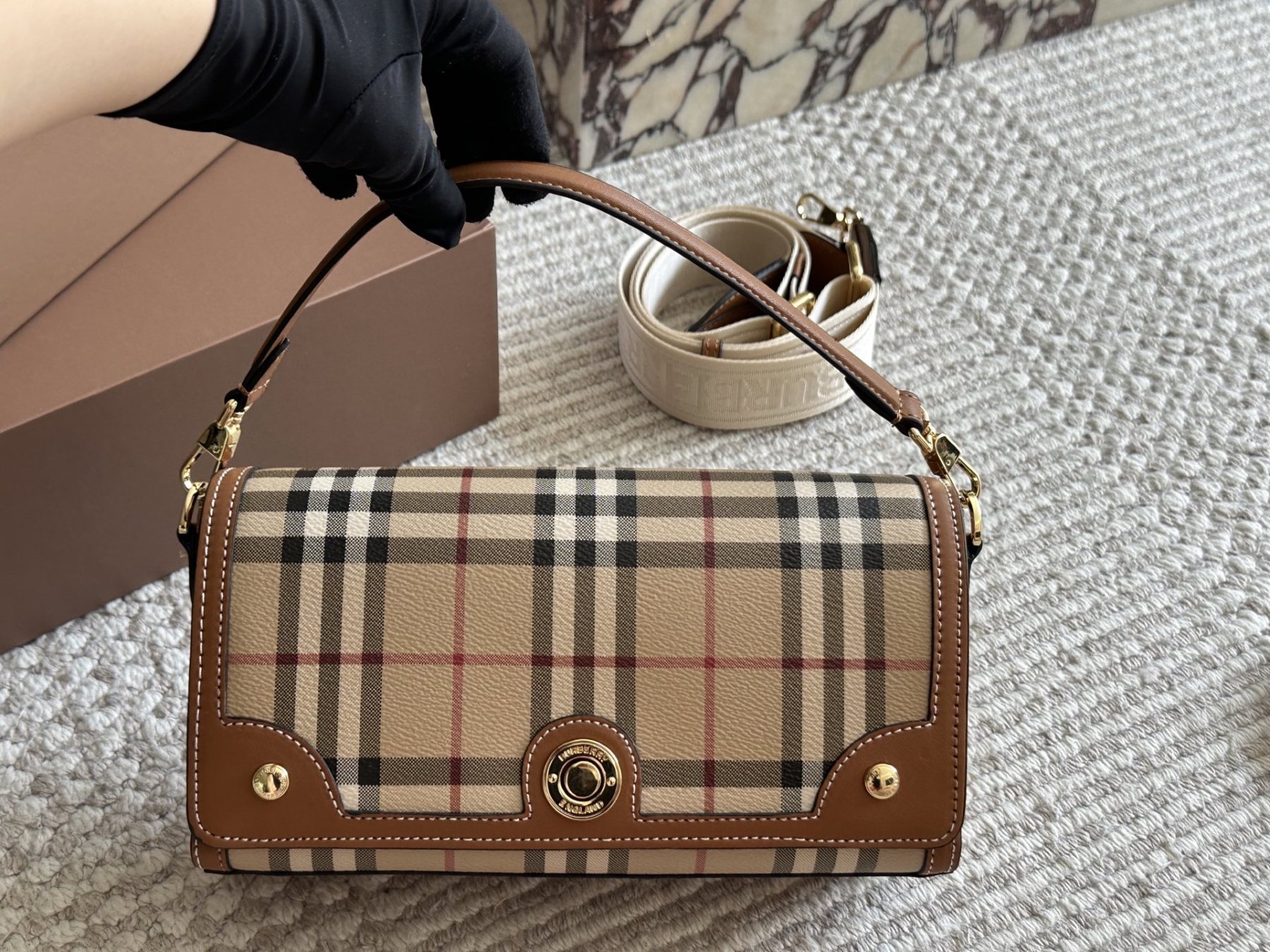 【BURBERRY公式旗艦店】バーバリー VINTAGE メッセンジャーバッグ