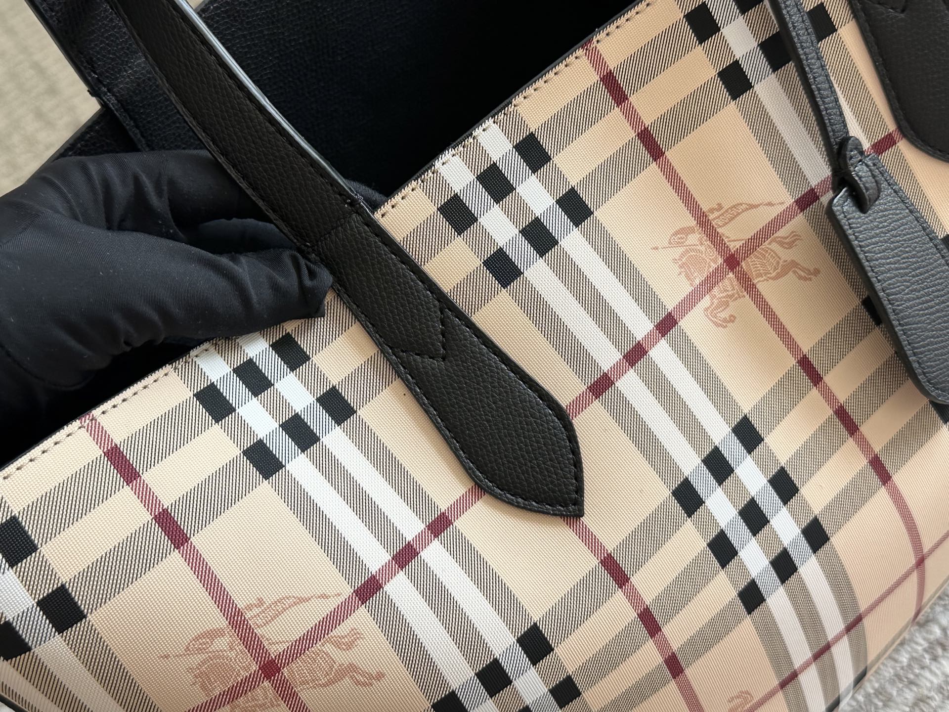 【BURBERRY公式旗艦店】バーバリー 両面トートバッグ ハンドバッグ