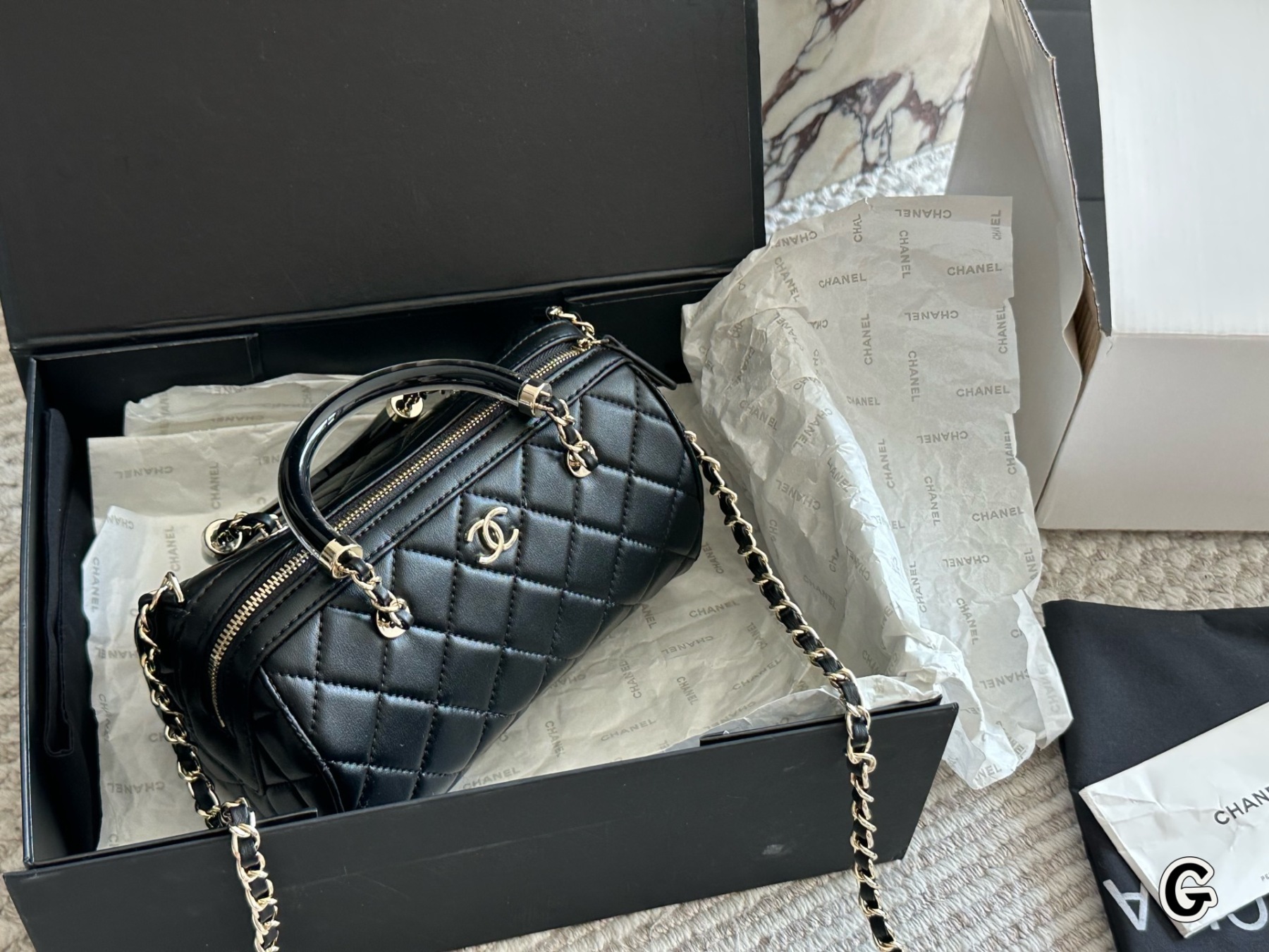 【CHANEL公式旗艦店】シャネル 25P ボウリングバッグ