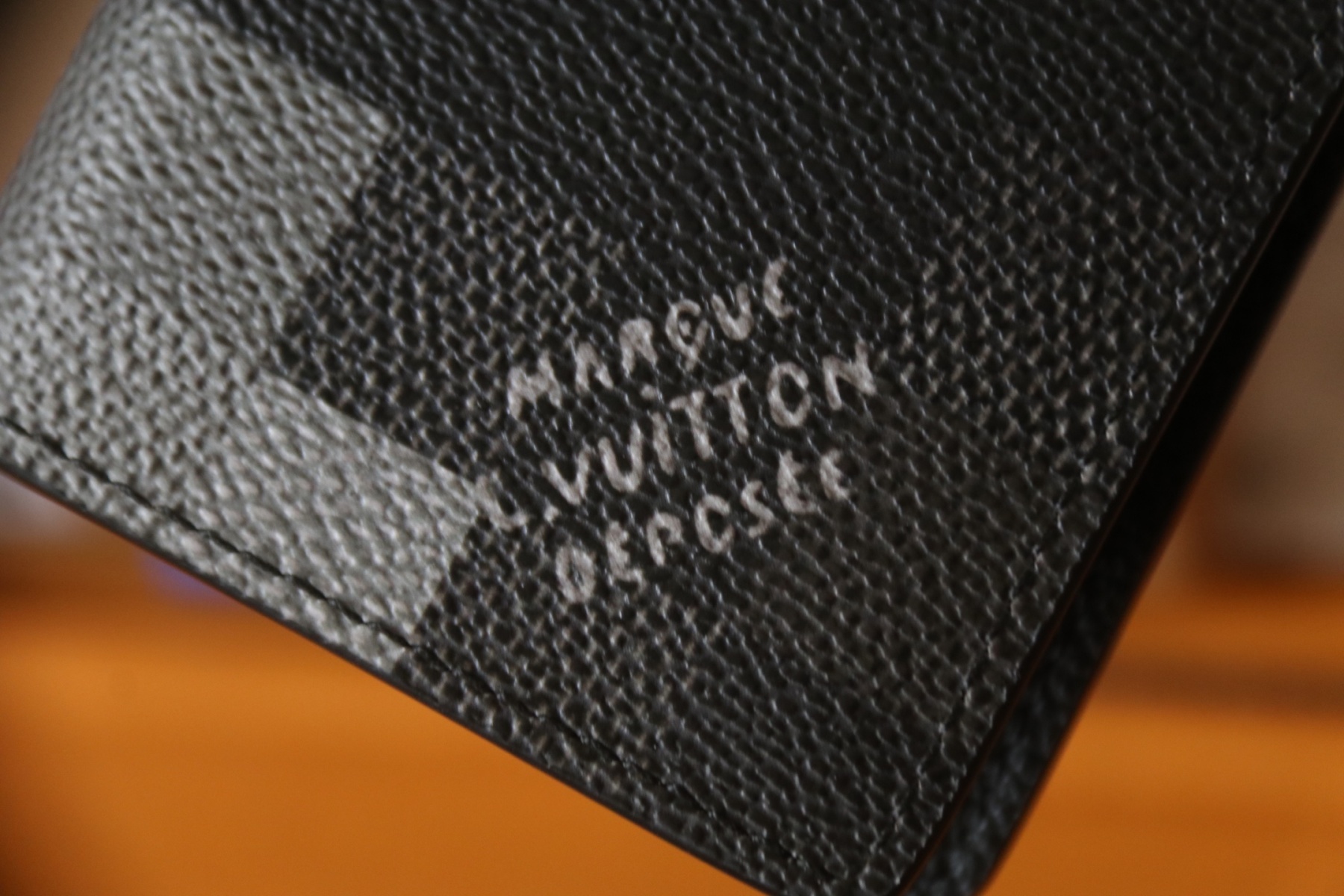 LOUIS VUITTON（ルイヴィトン）Damier Graphite 財布 M14928