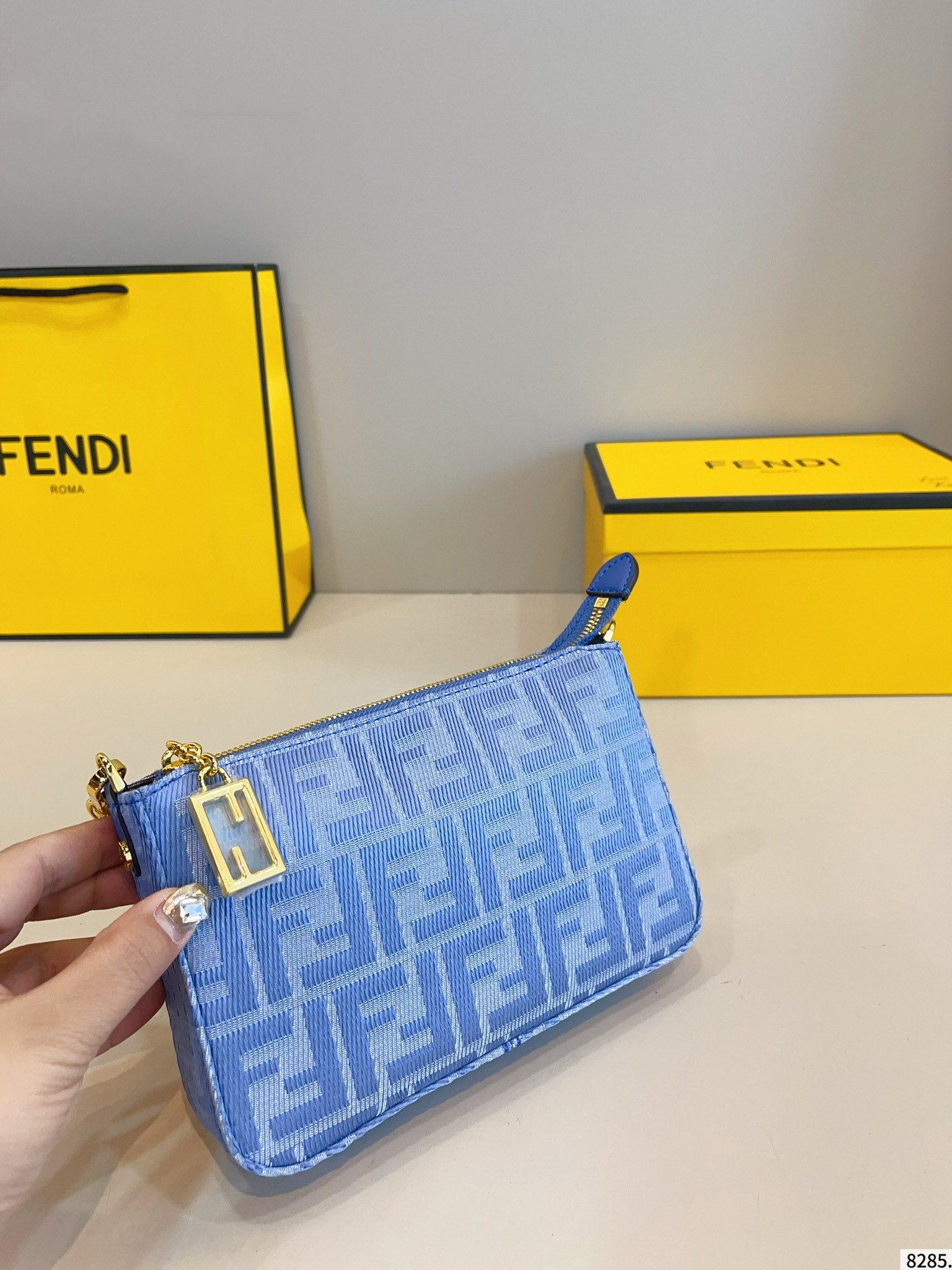 【FENDI公式旗艦店】フェンディ チェーンバッグ ショルダーバッグ