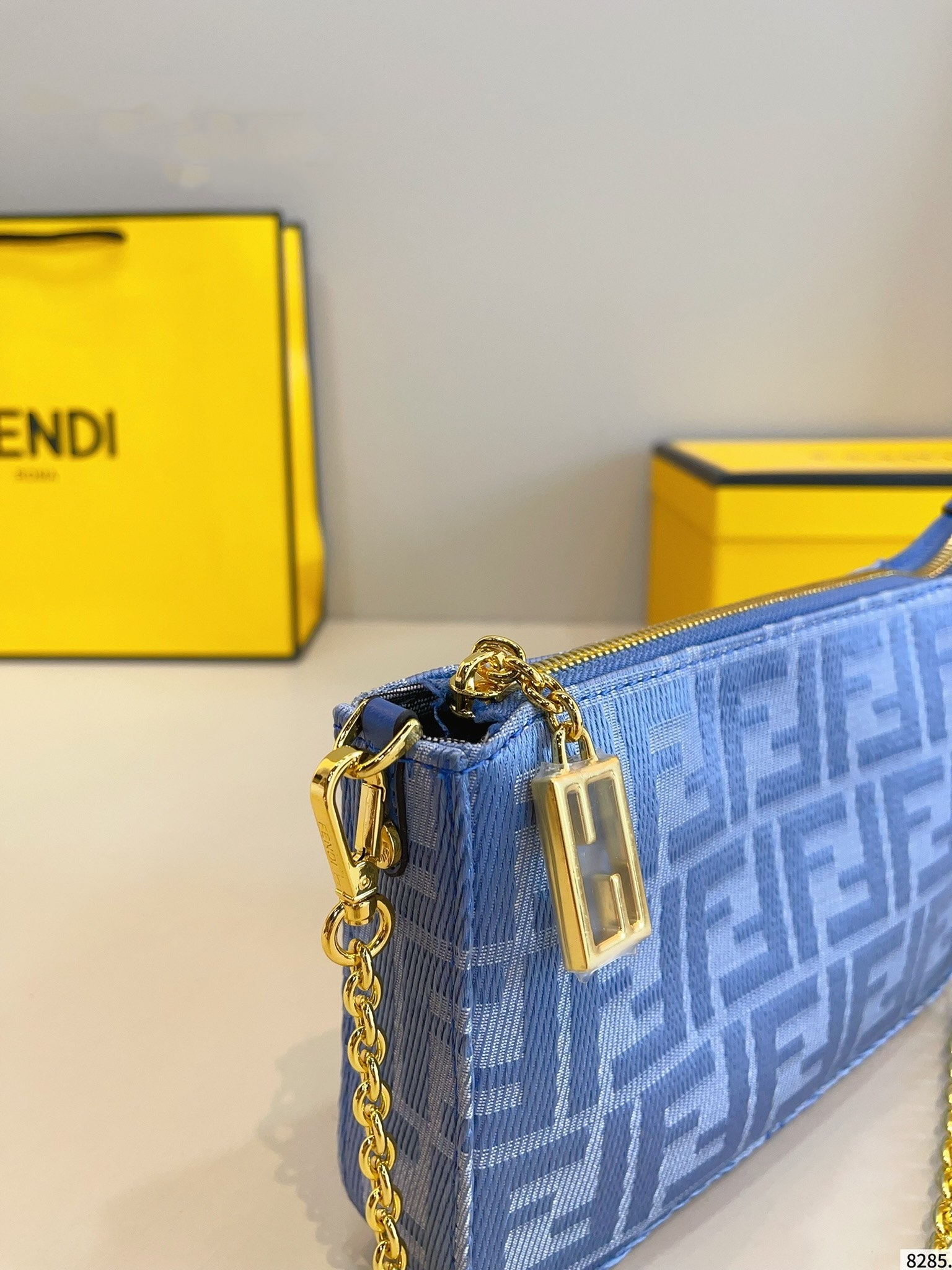 【FENDI公式旗艦店】フェンディ チェーンバッグ ショルダーバッグ