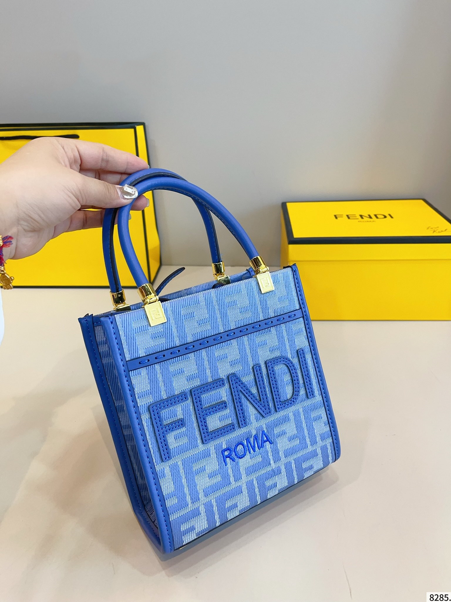 【FENDI公式旗艦店】フェンディ TETO ショルダーバッグ