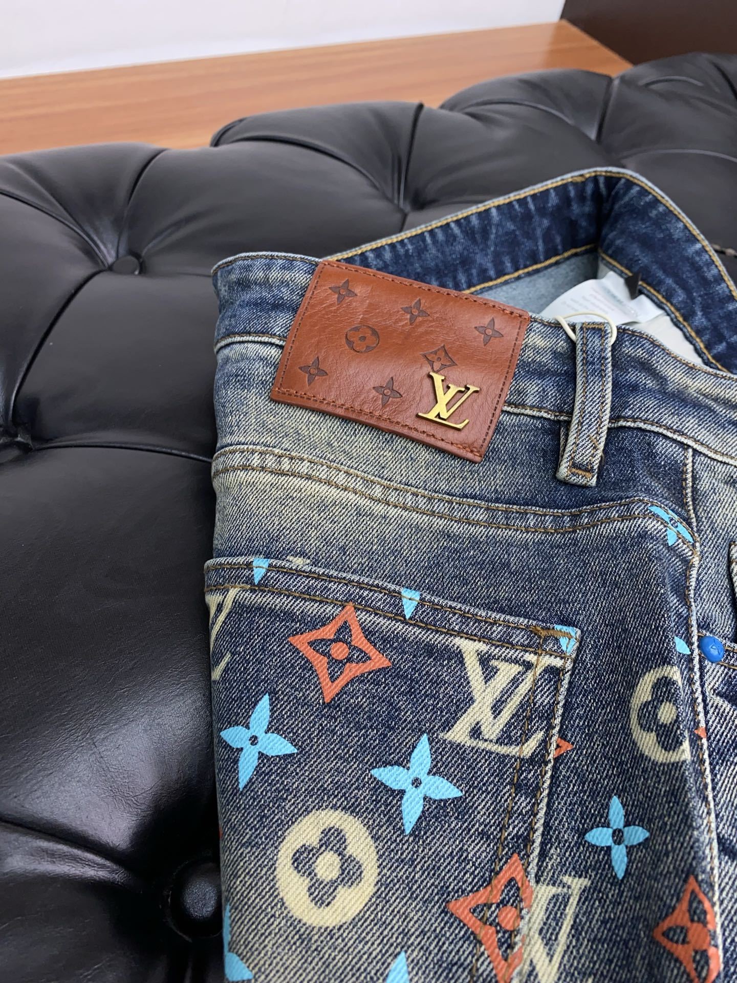 【LOUIS VUITTON公式旗艦店】ルイヴィトン ジーパン、ご好評に付き再入荷！