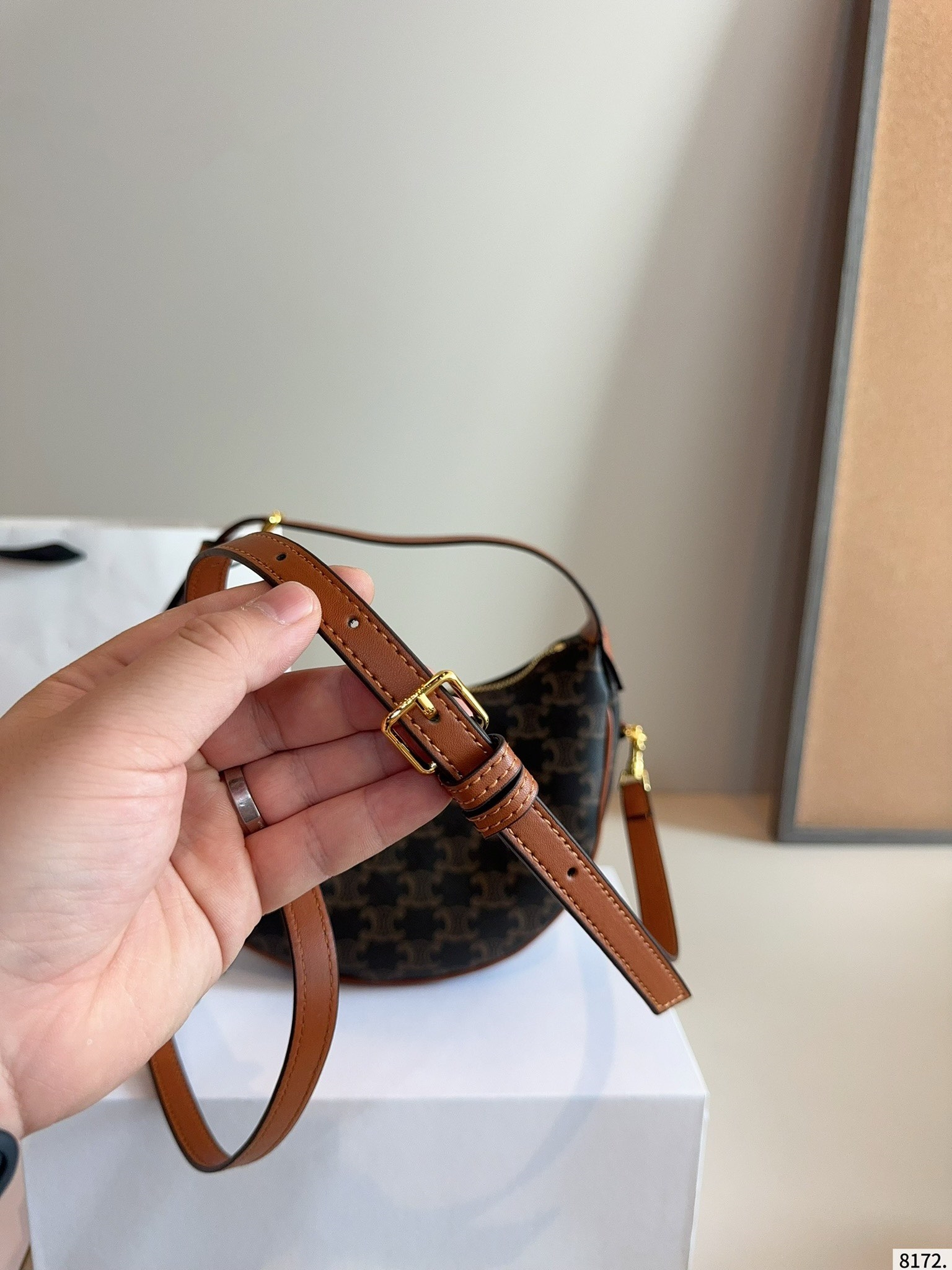 【CELINE公式旗艦店】セリーヌ わきバッグ ショルダーバッグ